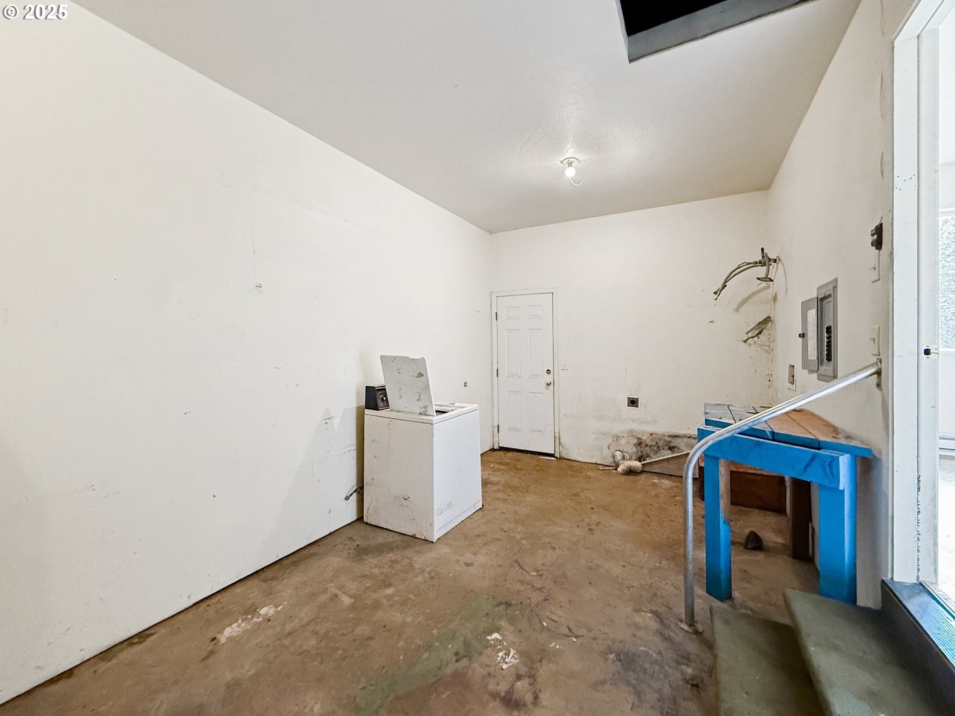 Brookings, Oregon, 97415, United States, ,Residential,For Sale,1983700