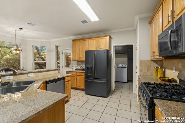 San Antonio, Texas, 78255, United States, 4 Bedrooms Bedrooms, ,3 BathroomsBathrooms,Residential,For Sale,1996984