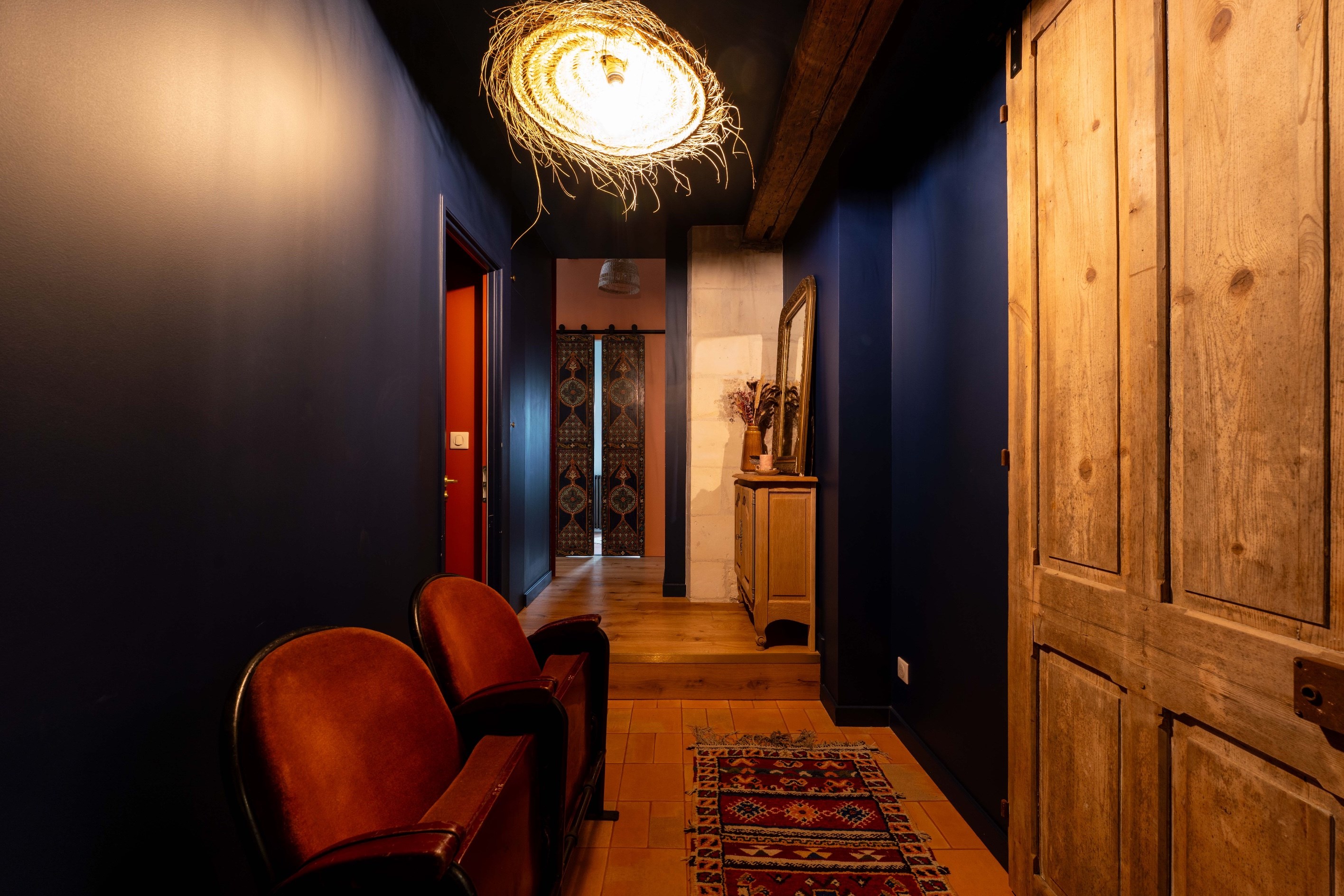  a truly distinctive apartment, where  every detail tells a story. - 物件實景