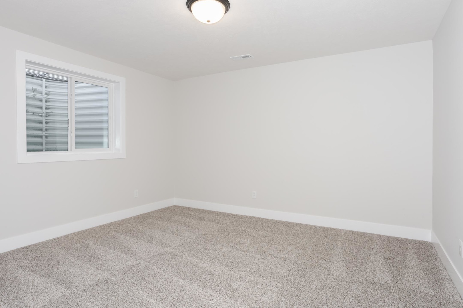Bloomington, Illinois, 61705, United States, 5 Bedrooms Bedrooms, ,4 BathroomsBathrooms,Residential,For Sale,1926281