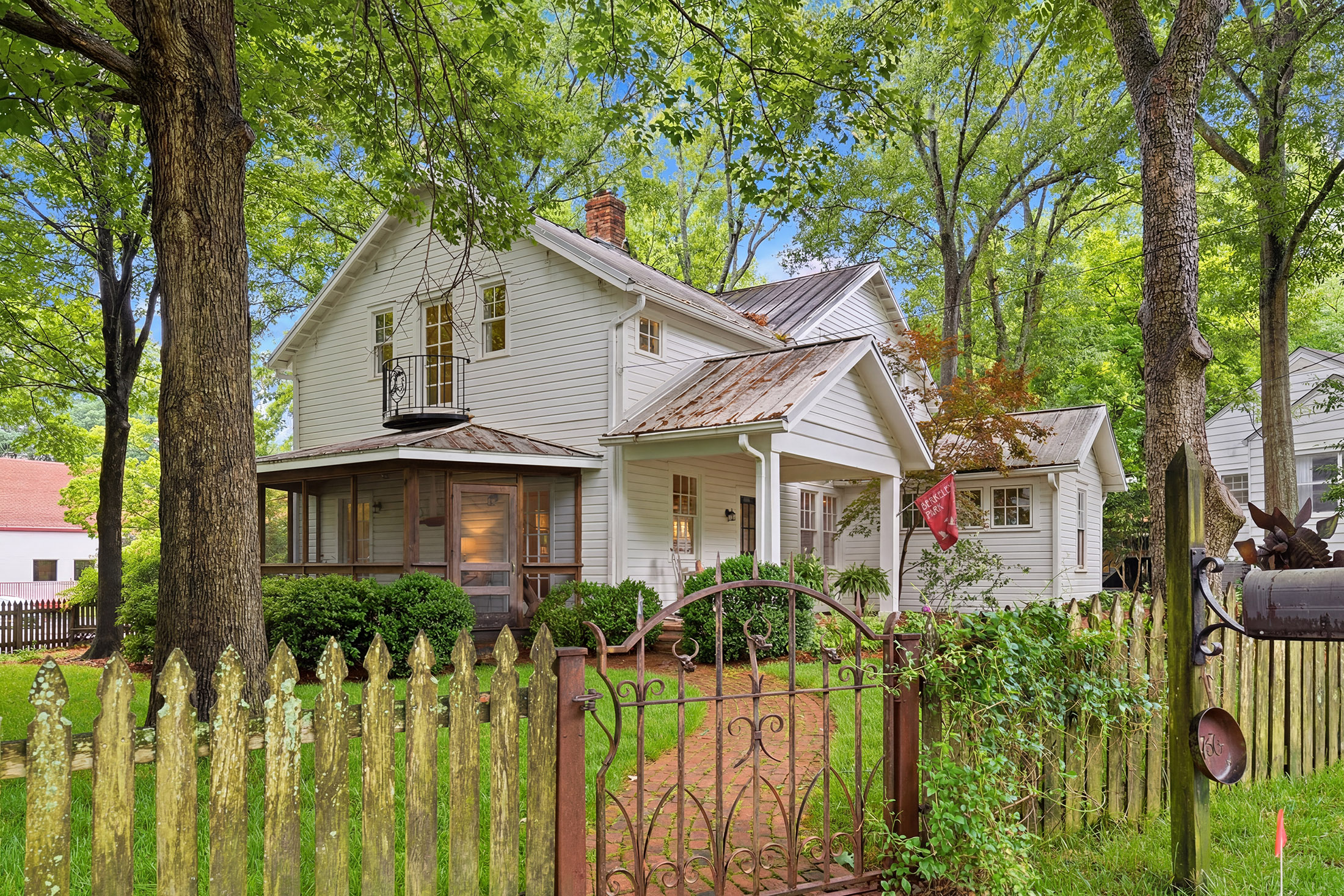  Captivating 1920s Farmhouse in Berkeley Park - 物件實景