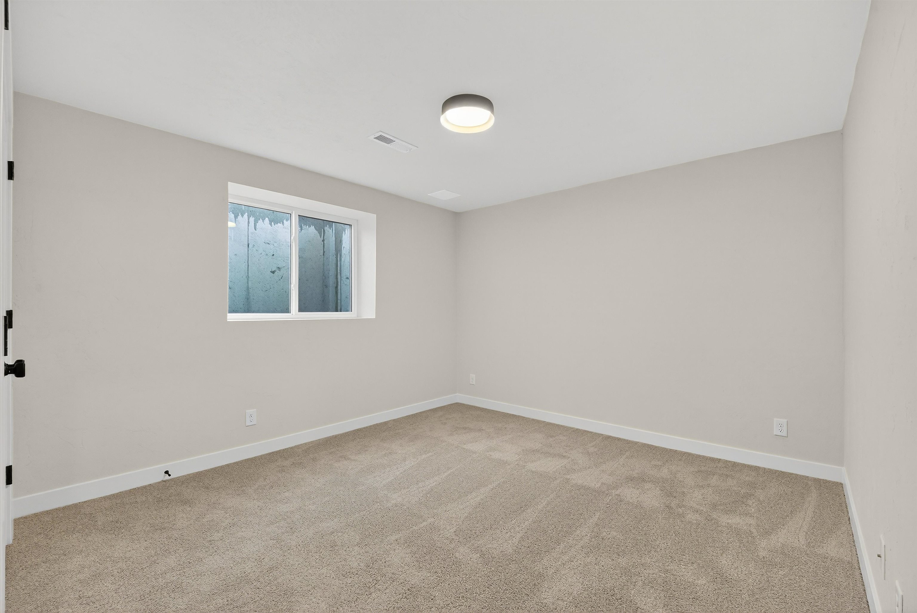 MENASHA, Wisconsin, 54952, United States, 4 Bedrooms Bedrooms, ,3 BathroomsBathrooms,Residential,For Sale,1996198