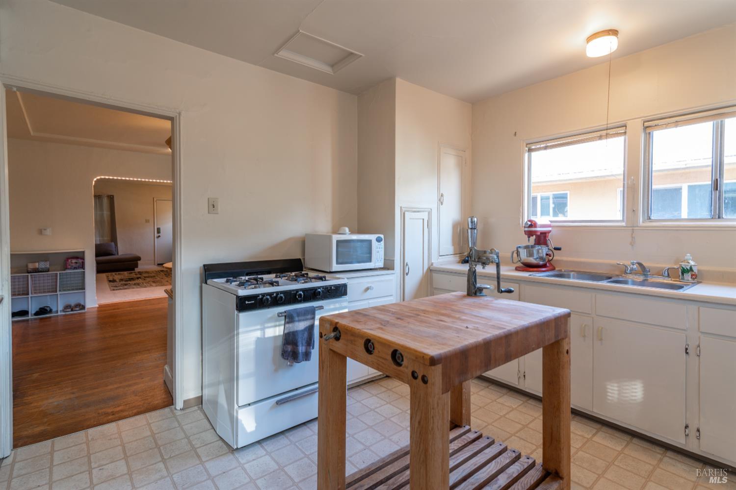 Santa Rosa, California, 95404, United States, 3 Bedrooms Bedrooms, ,2 BathroomsBathrooms,Residential,For Sale,1974780