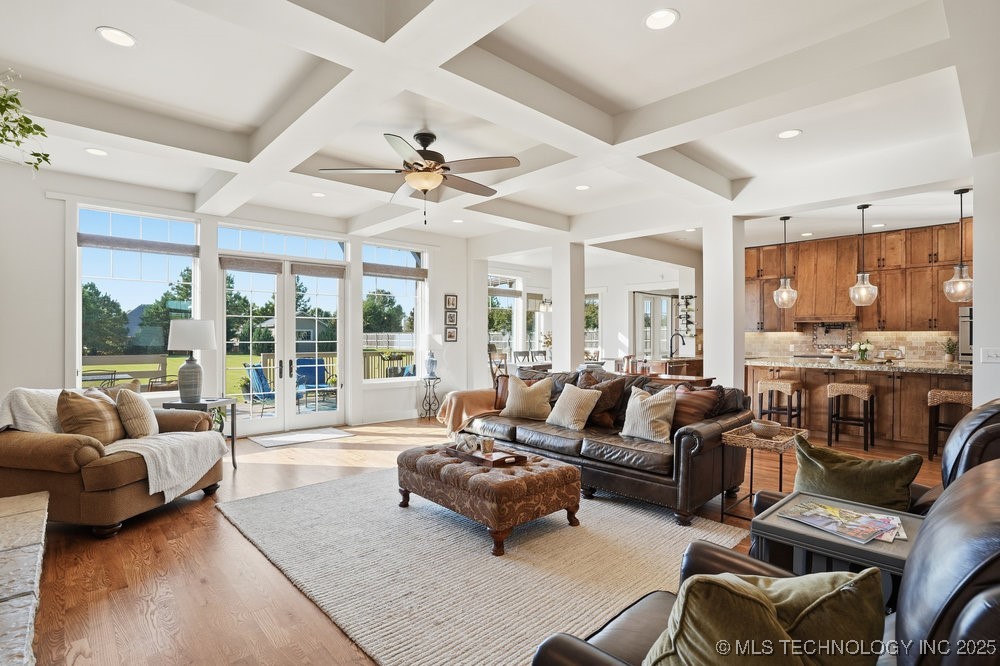 Jenks, Oklahoma, 74037, United States, 5 Bedrooms Bedrooms, ,6 BathroomsBathrooms,Residential,For Sale,1989076