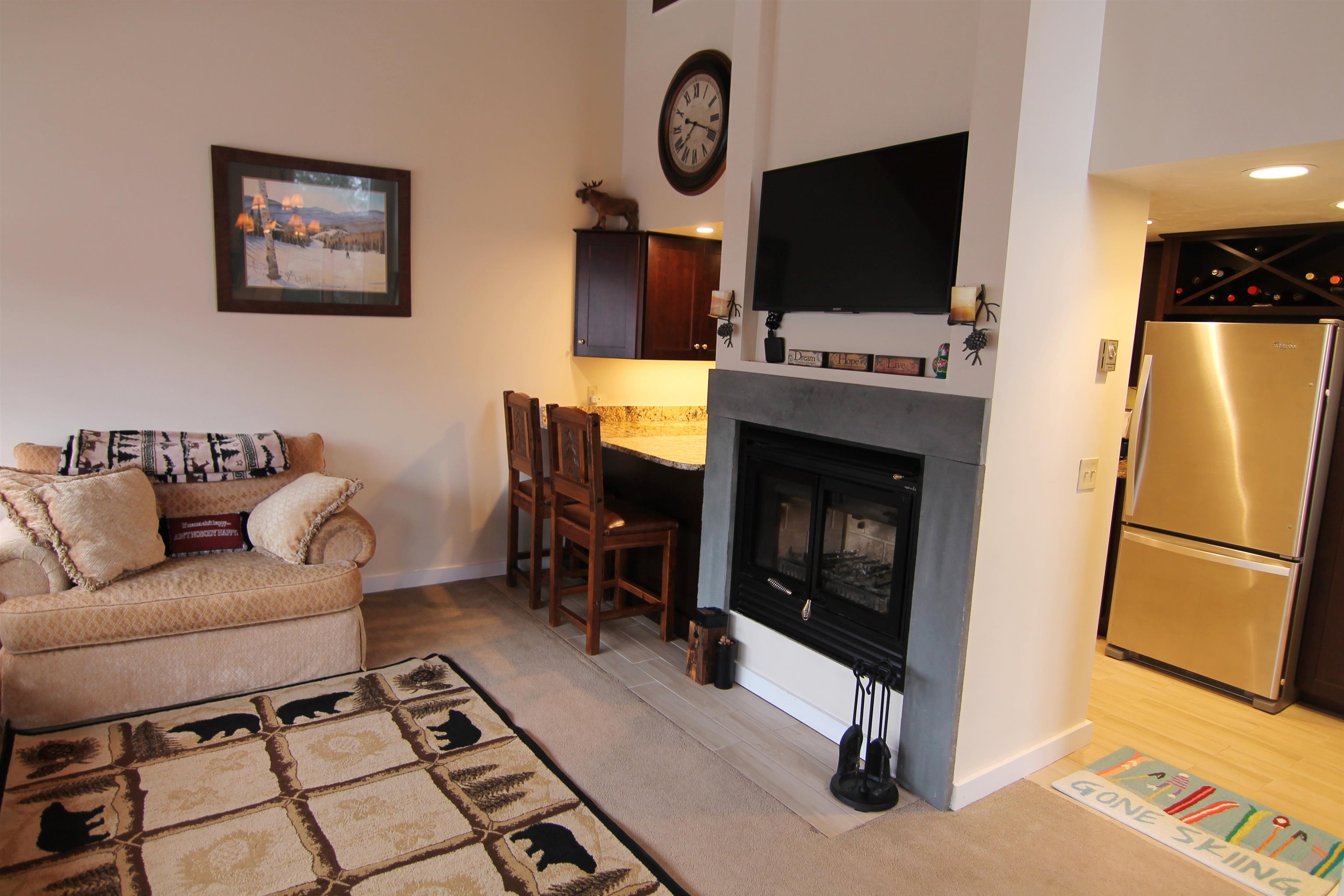 Lincoln, New Hampshire, 03251, United States, 3 Bedrooms Bedrooms, ,2 BathroomsBathrooms,Residential,For Sale,1732060