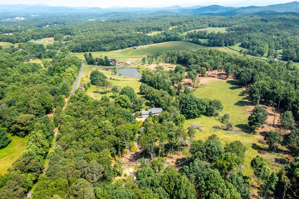 Blairsville, Georgia, 30512, United States, 4 Bedrooms Bedrooms, ,3 BathroomsBathrooms,Residential,For Sale,1930011