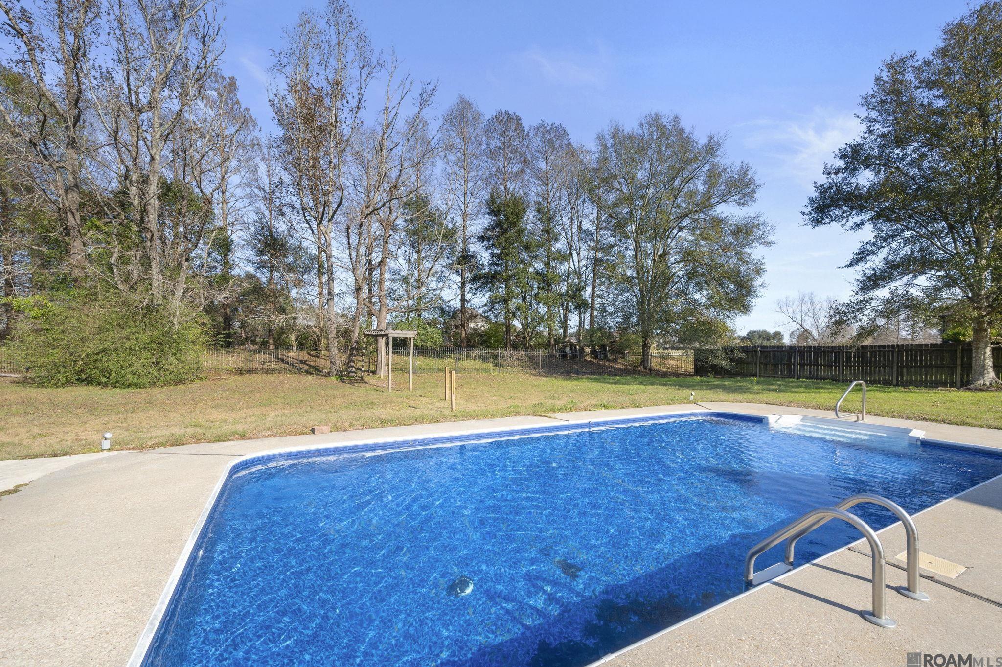 Prairieville, Louisiana, 70769, United States, 5 Bedrooms Bedrooms, ,5 BathroomsBathrooms,Residential,For Sale,2012380