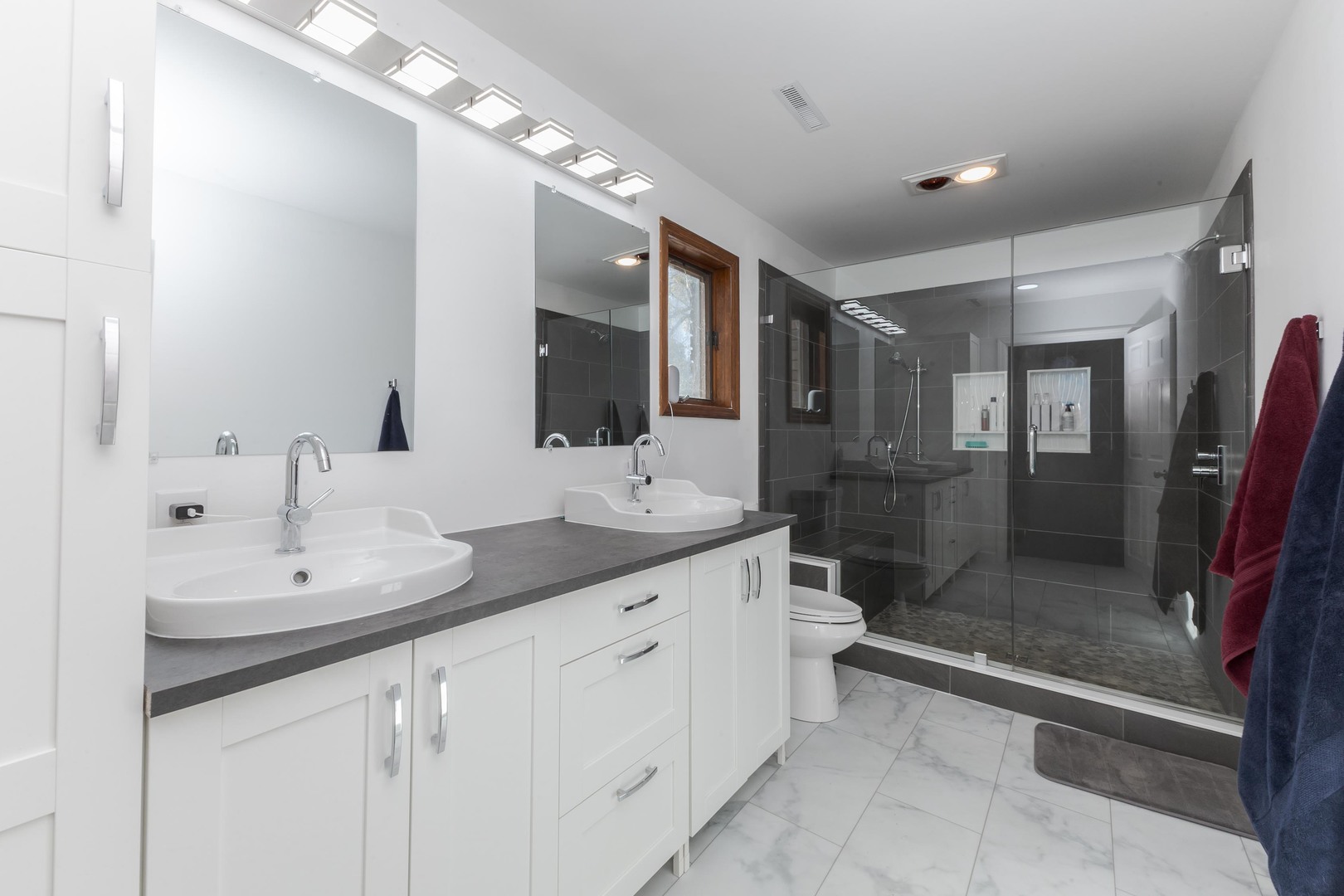 Heyworth, Illinois, 61745, United States, 3 Bedrooms Bedrooms, ,3 BathroomsBathrooms,Residential,For Sale,1989180