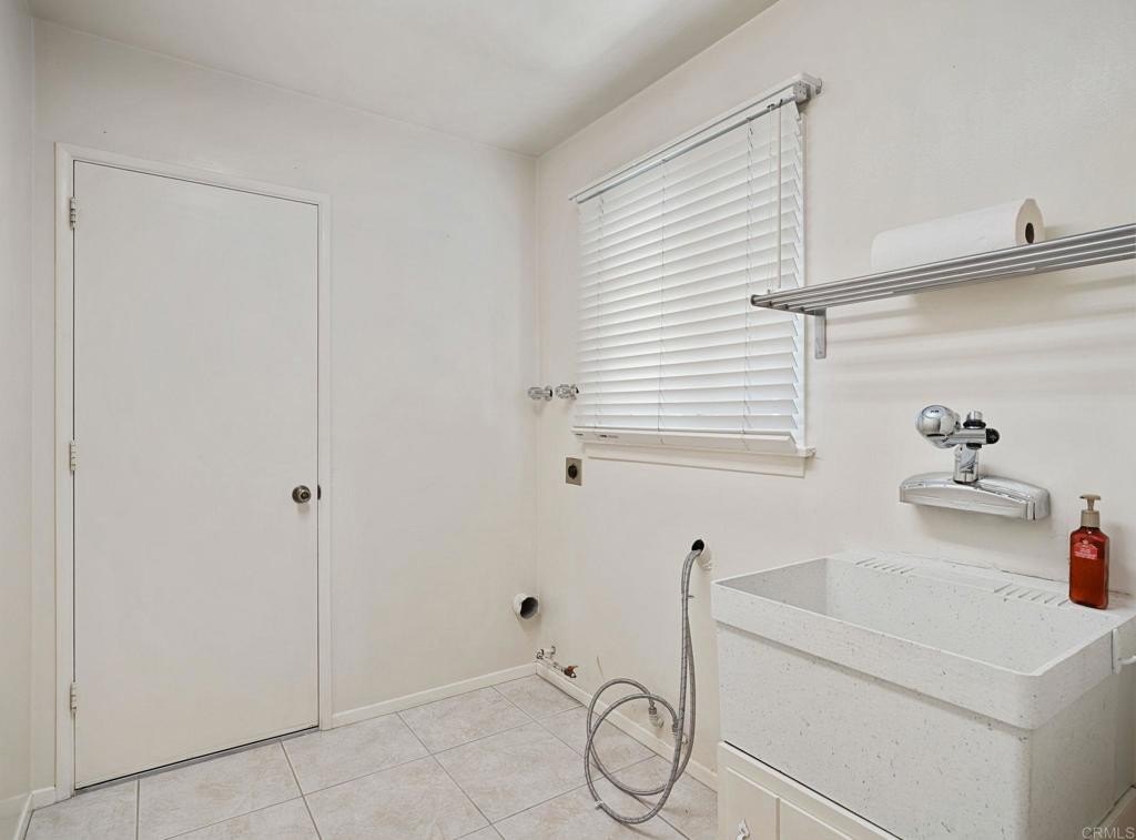 Escondido, California, 92026, United States, 2 Bedrooms Bedrooms, ,2 BathroomsBathrooms,Residential,For Sale,1942214