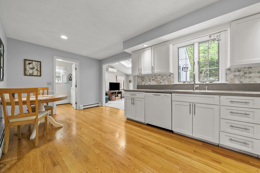 Lynn, Massachusetts, 01904, United States, 4 Bedrooms Bedrooms, ,2 BathroomsBathrooms,Residential,For Sale,2048427