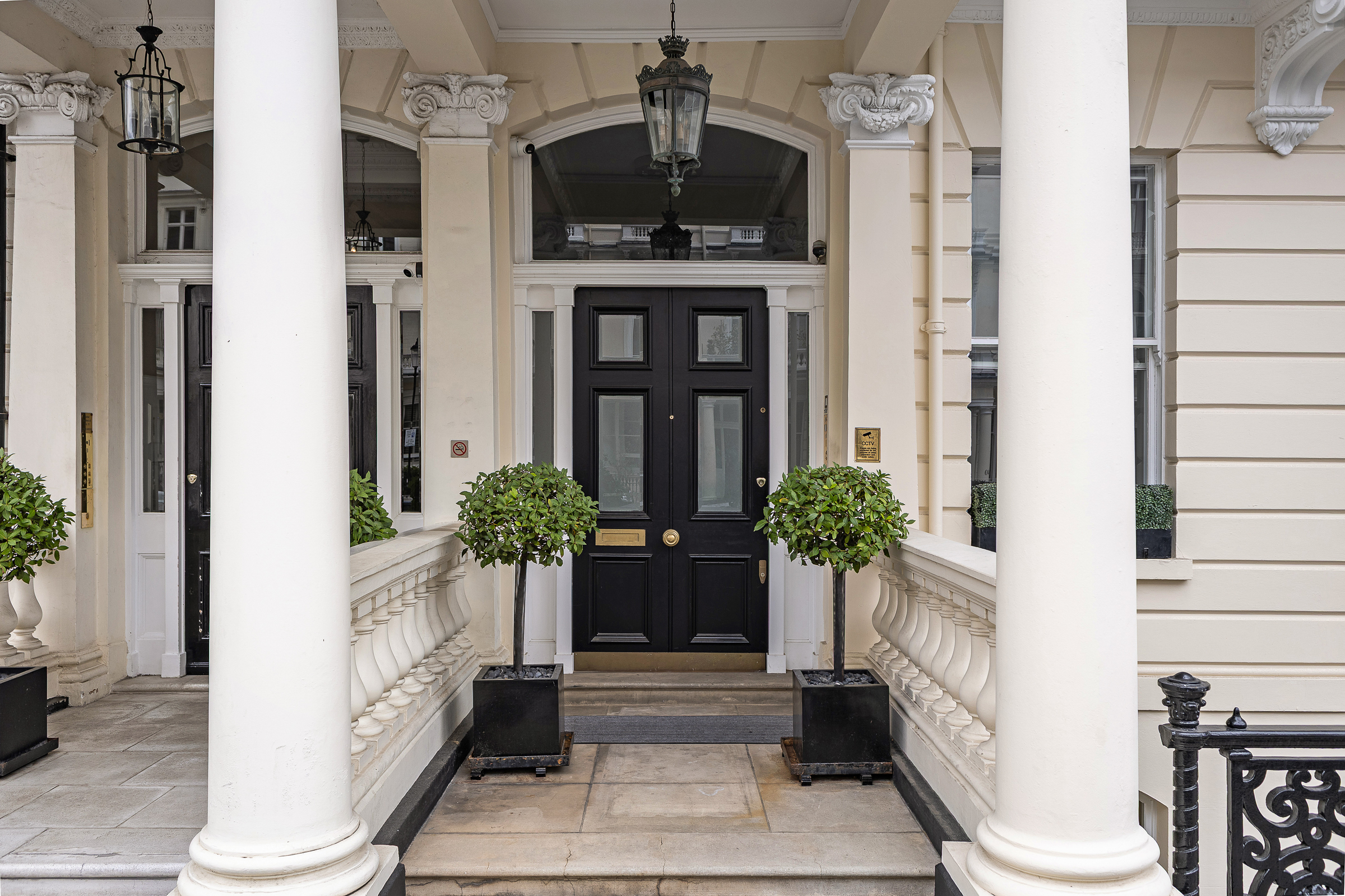  Grand Proportions on in Queen