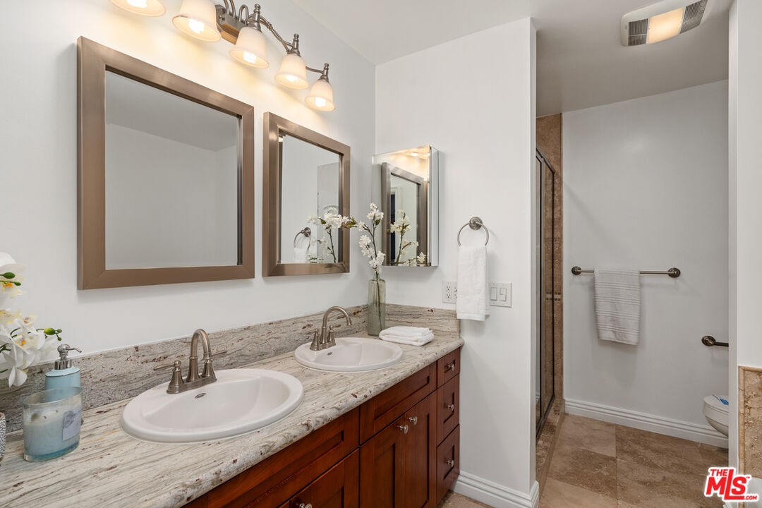 Sherman Oaks, California, 91423, United States, 3 Bedrooms Bedrooms, ,3 BathroomsBathrooms,Residential,For Sale,1927164