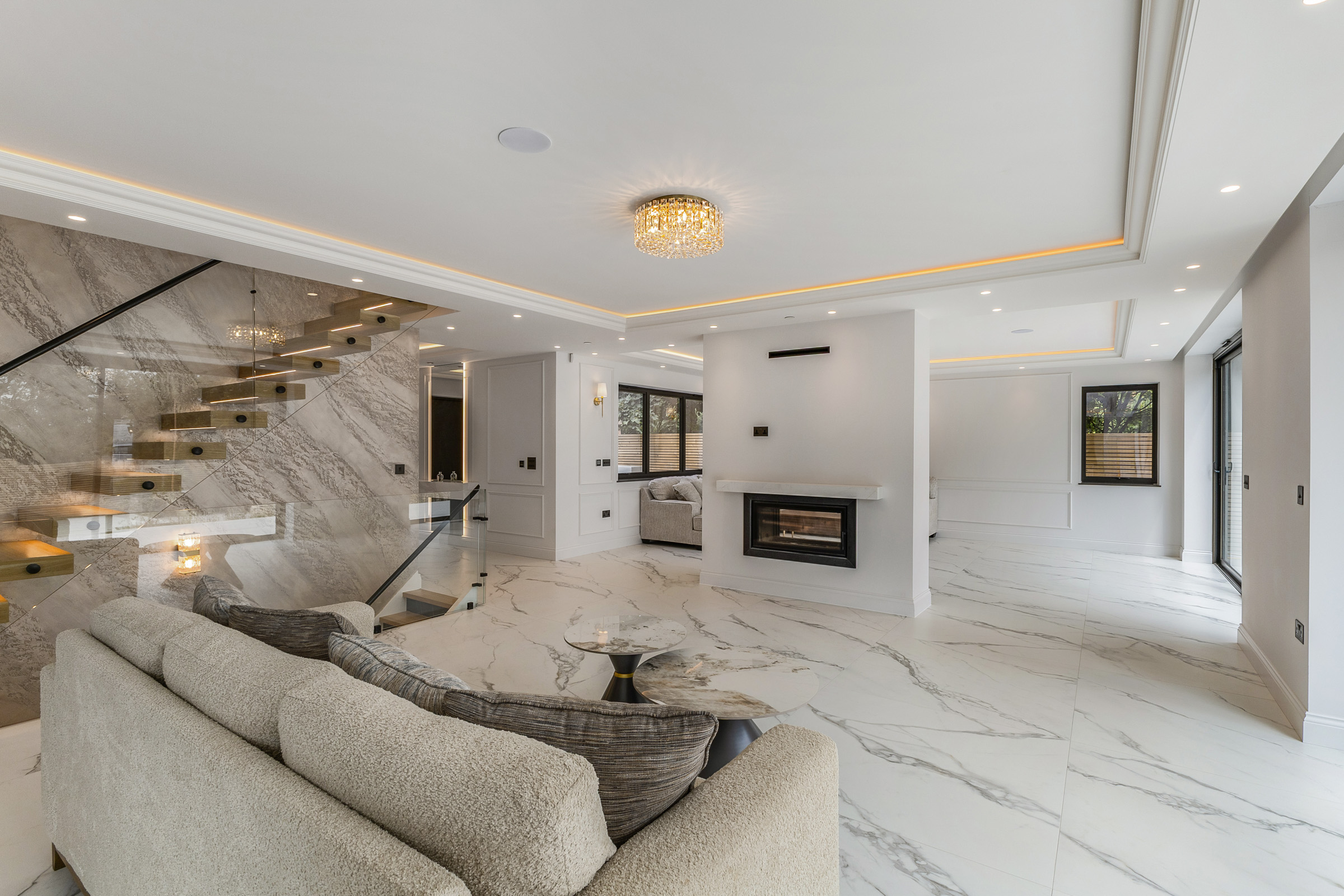  A Gated Contemporary House with an Indoor Swimming Pool - 物件實景