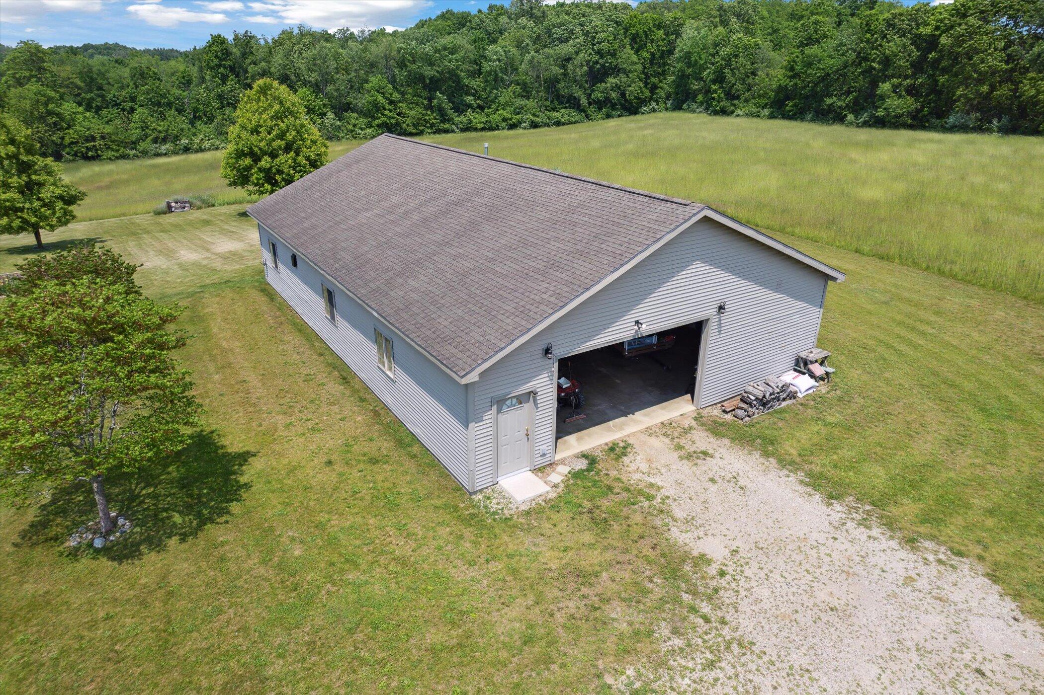 Hillsdale, Michigan, 49242, United States, 6 Bedrooms Bedrooms, ,4 BathroomsBathrooms,Residential,For Sale,1974672