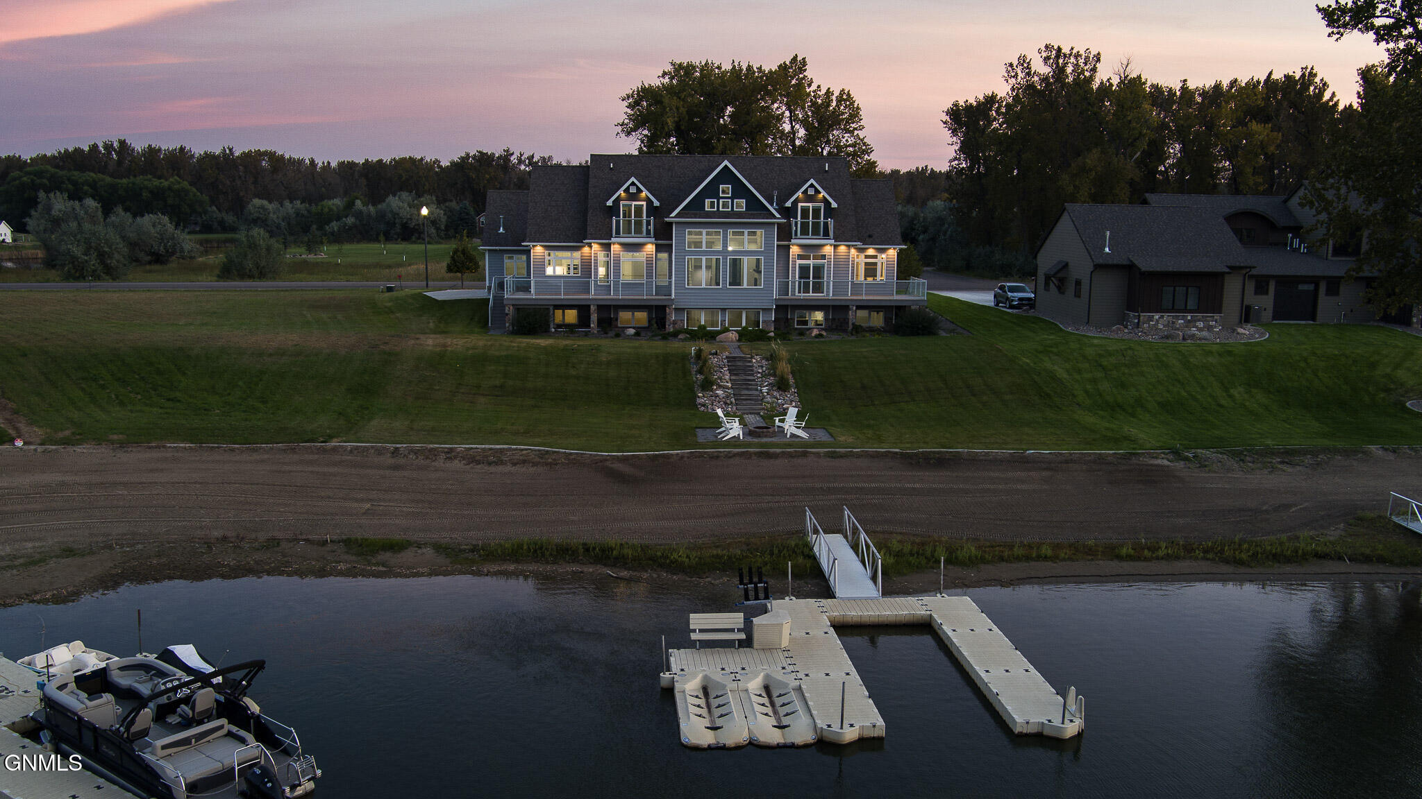 Bismarck, North Dakota, 58504, United States, 6 Bedrooms Bedrooms, ,4 BathroomsBathrooms,Residential,For Sale,1982102