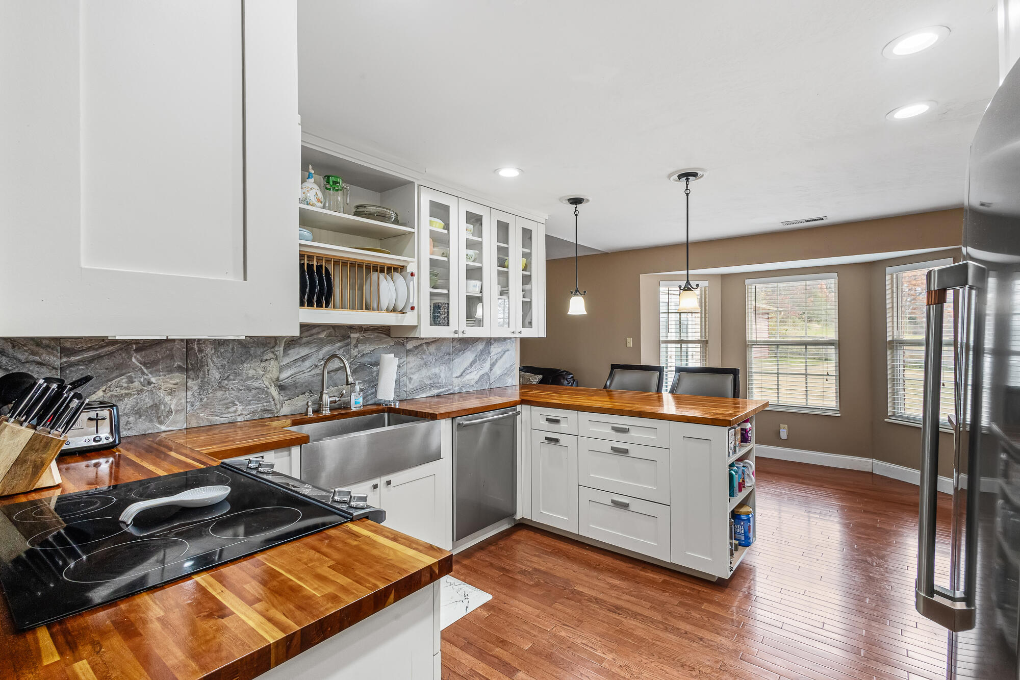 Greenback, Tennessee, 37742, United States, 3 Bedrooms Bedrooms, ,2 BathroomsBathrooms,Residential,For Sale,1996509