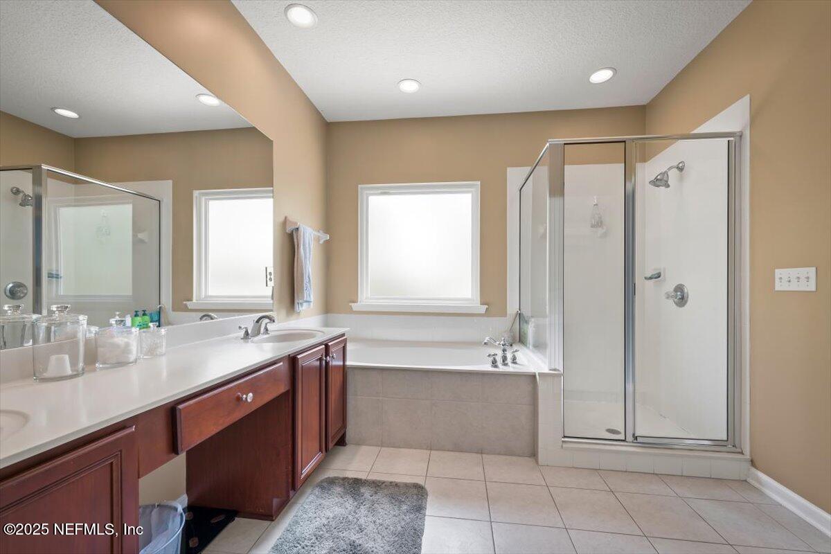 Jacksonville, Florida, 32256, United States, 5 Bedrooms Bedrooms, ,4 BathroomsBathrooms,Residential,For Sale,1974512