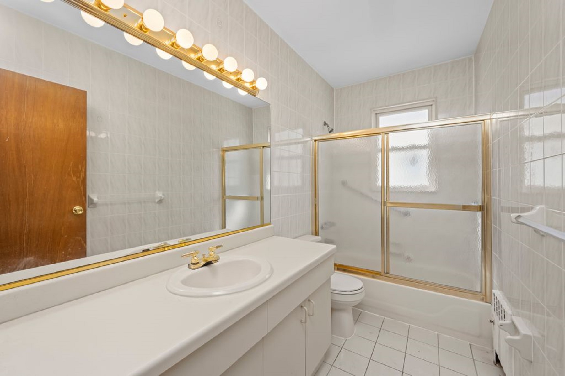  982 E42nd Street - 物件實景