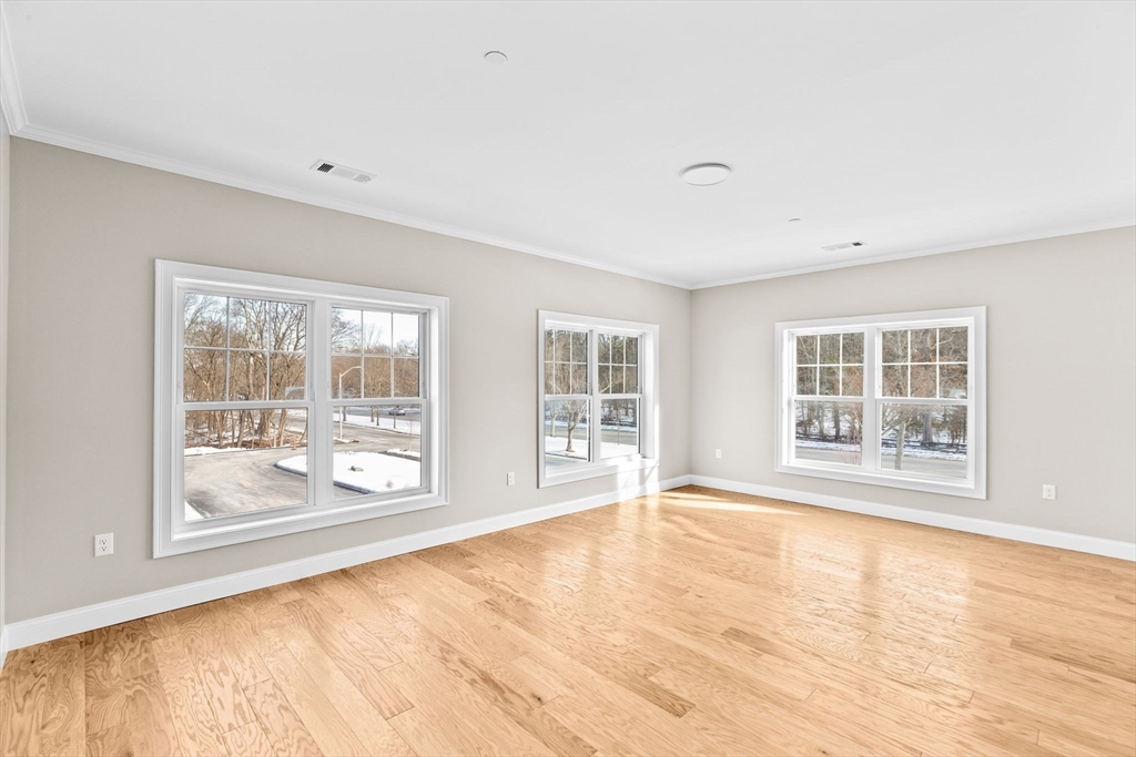 Milton, Massachusetts, 02186, United States, 2 Bedrooms Bedrooms, ,2 BathroomsBathrooms,Residential,For Sale,1735938