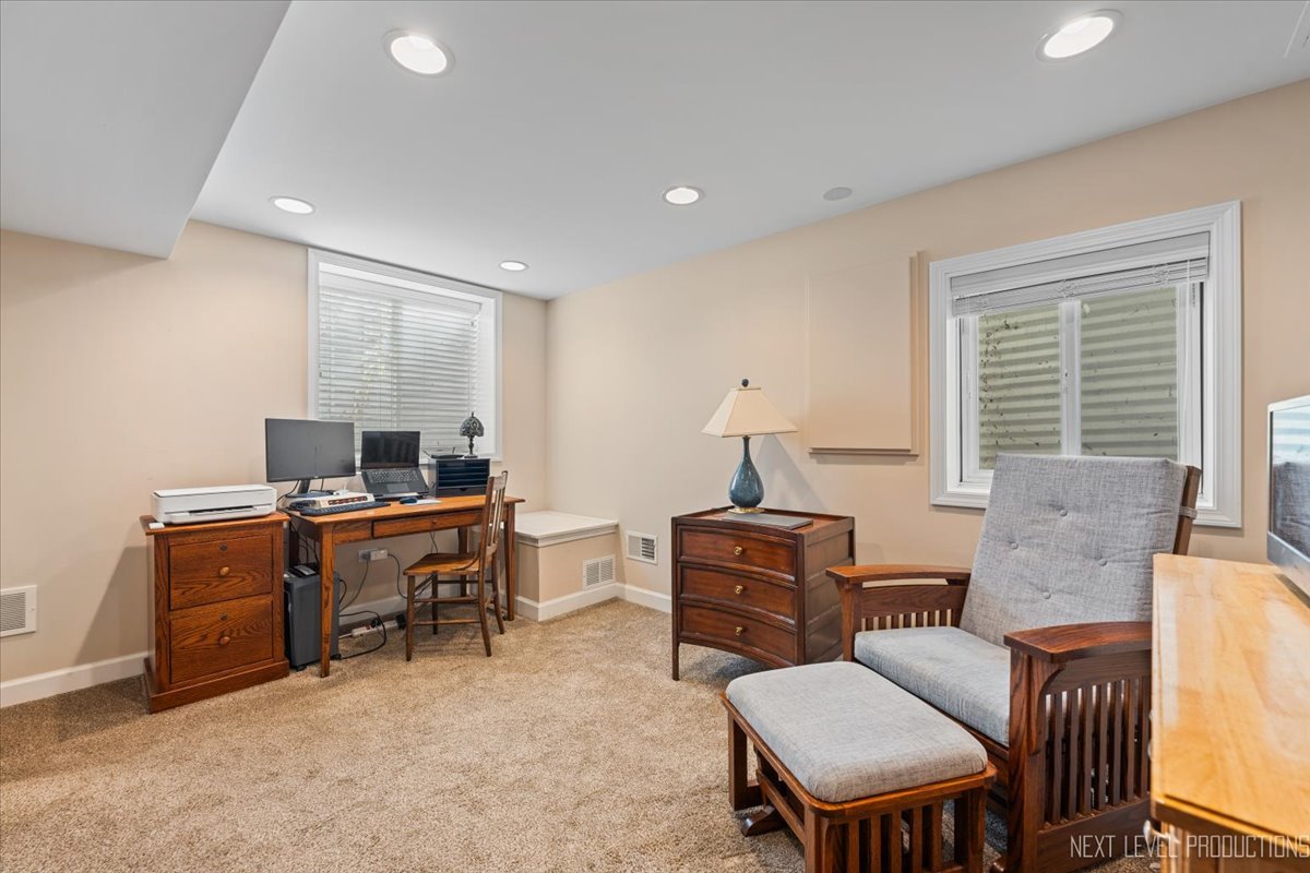 Naperville, Illinois, 60565, United States, 4 Bedrooms Bedrooms, ,4 BathroomsBathrooms,Residential,For Sale,1987037