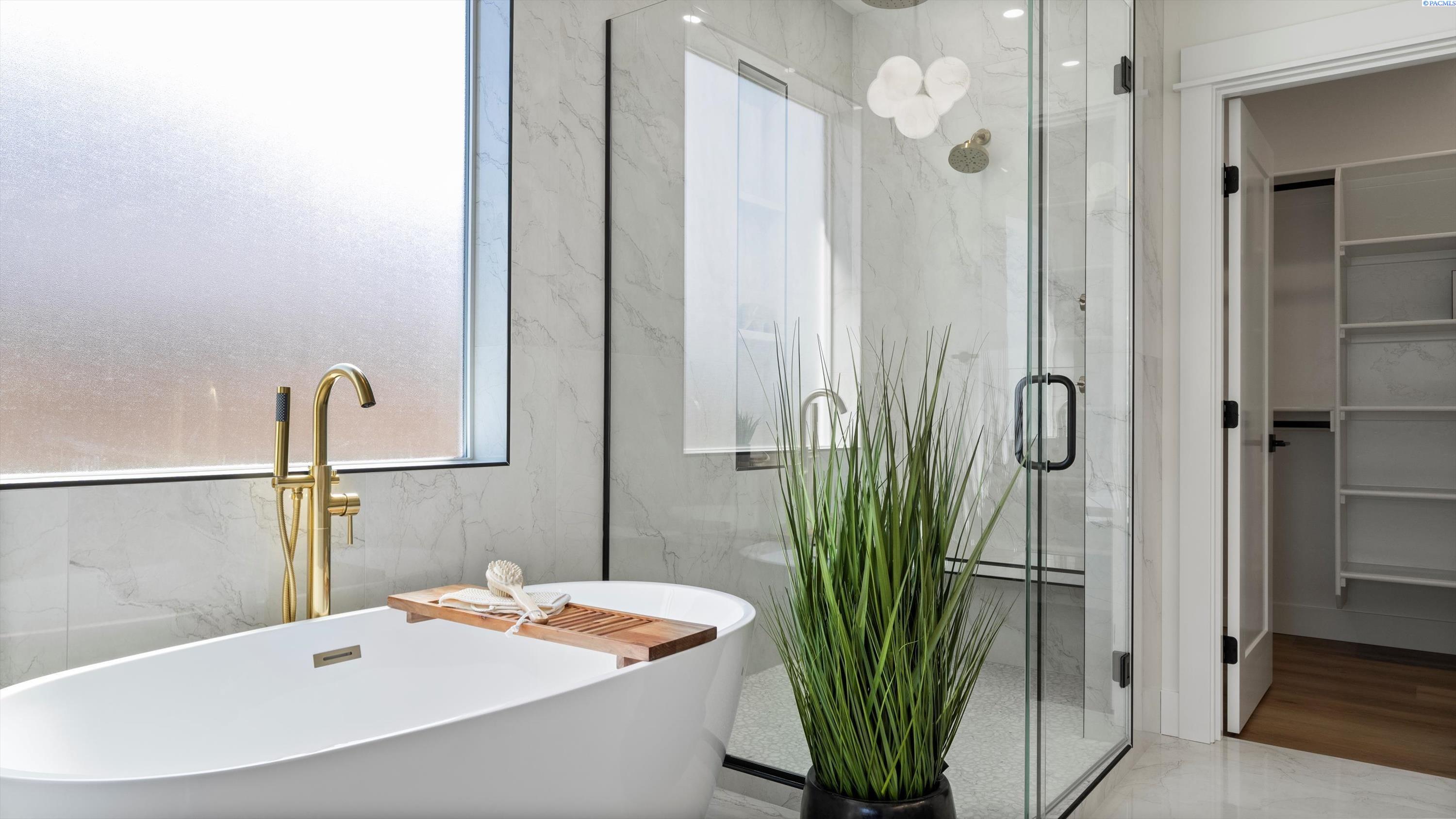 Richland, Washington, 99352, United States, 4 Bedrooms Bedrooms, ,3 BathroomsBathrooms,Residential,For Sale,1996125