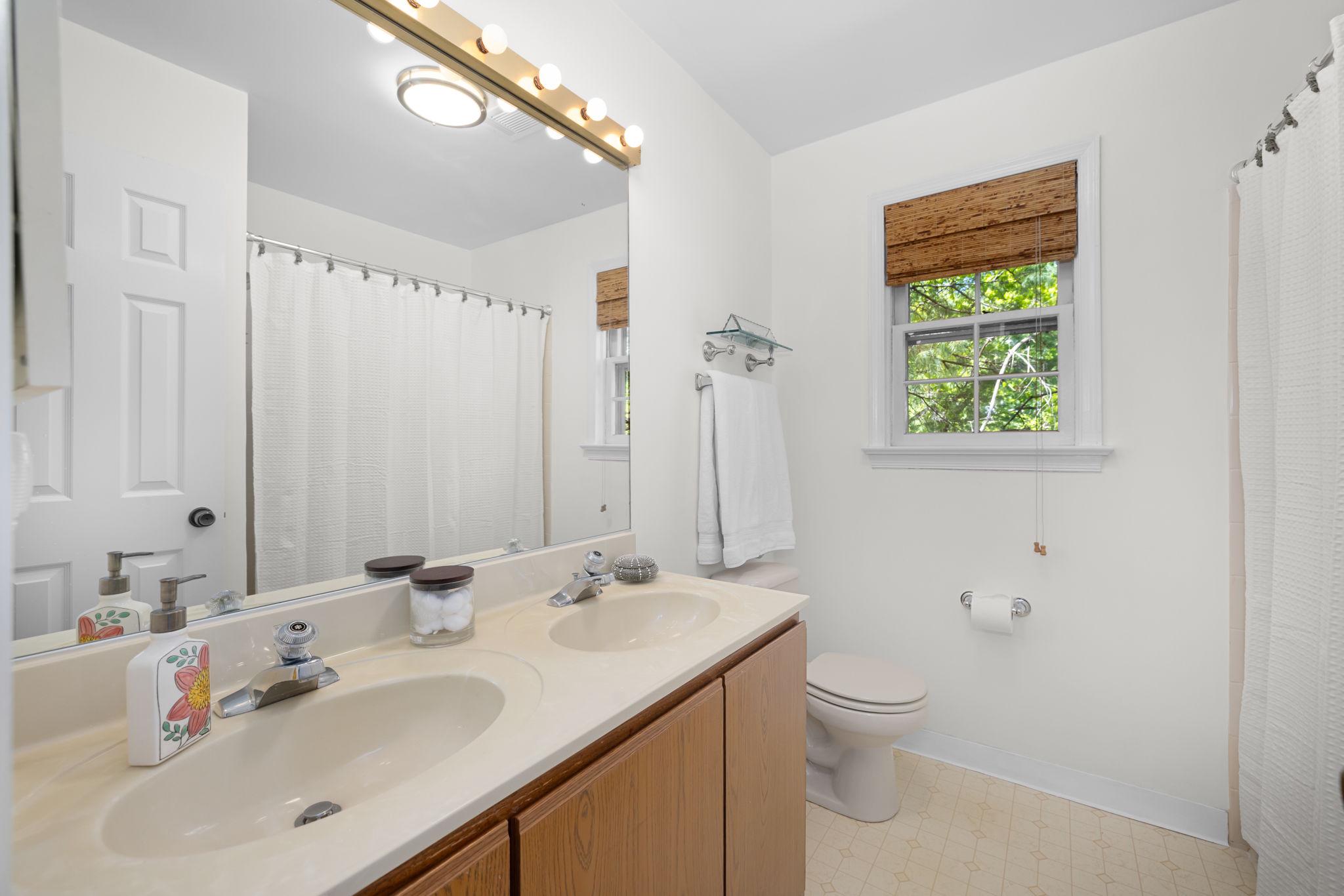  1501 Laurel Hill Road, Vienna, VA, 22182 - 物件實景