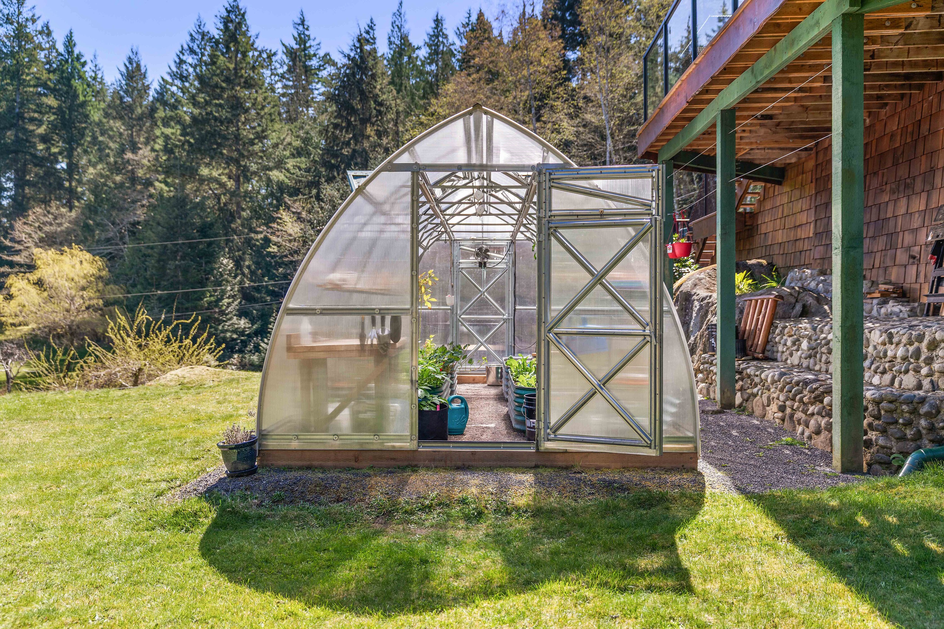  West Coast Cedar Log Home - 物件實景