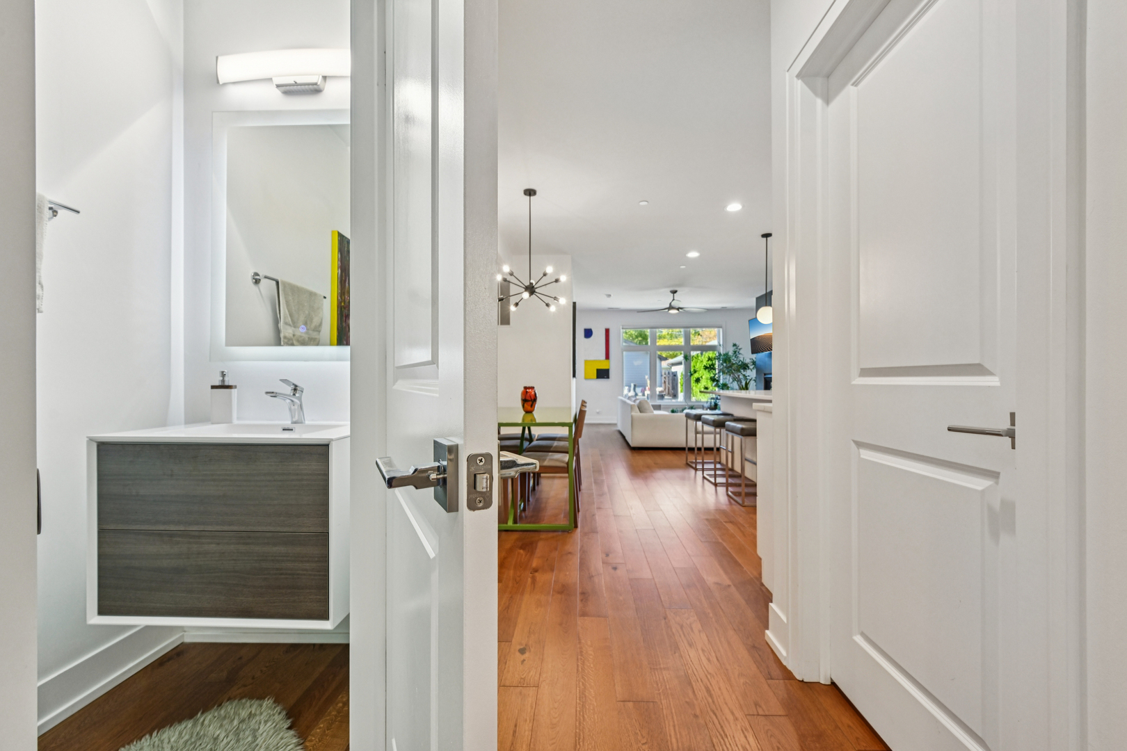 Evanston, Illinois, 60202, United States, 4 Bedrooms Bedrooms, ,3 BathroomsBathrooms,Residential,For Sale,1991957