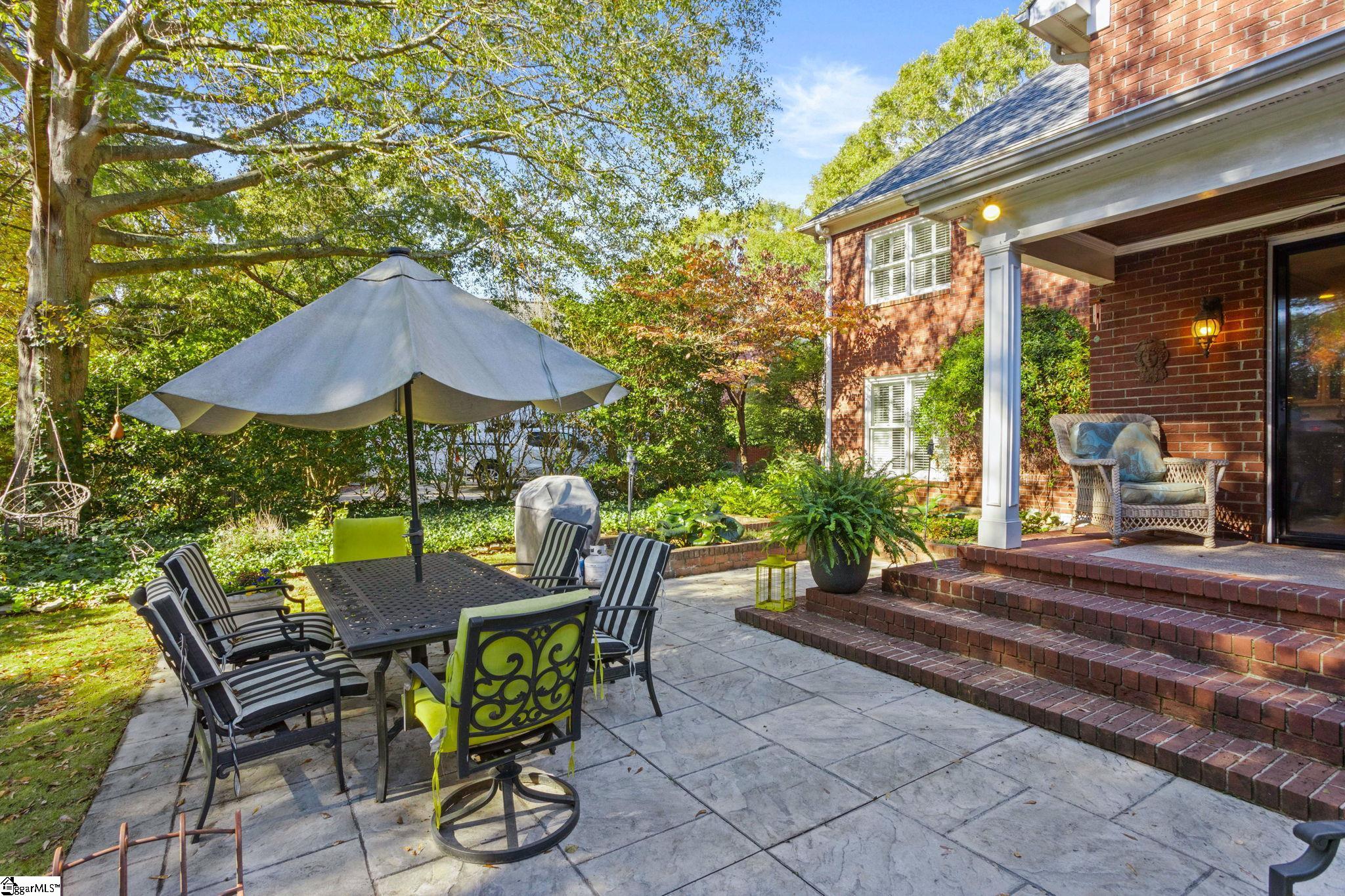 Simpsonville, South Carolina, 29681, United States, 5 Bedrooms Bedrooms, ,5 BathroomsBathrooms,Residential,For Sale,1988103