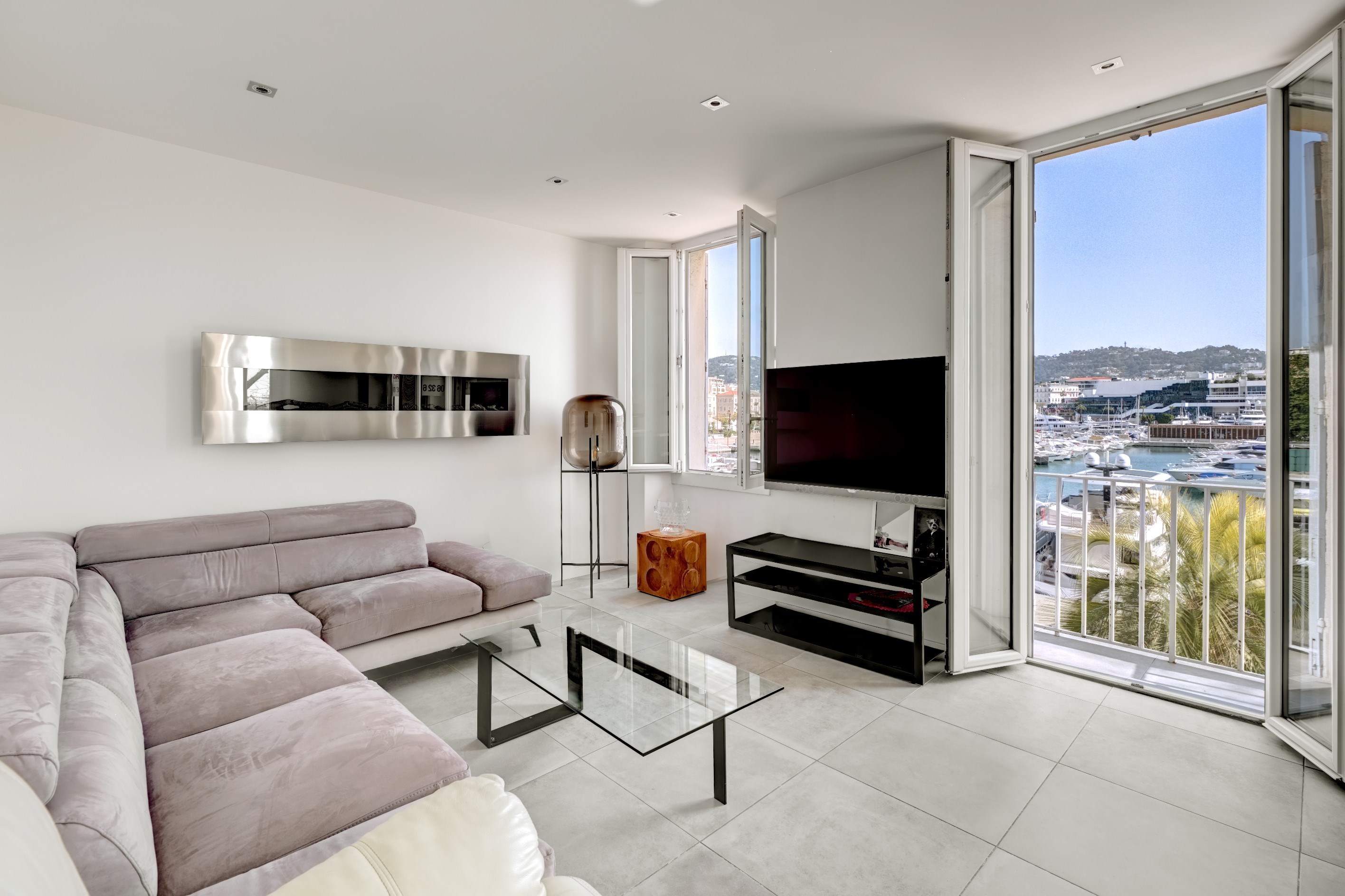  Cannes 2 bedroom apartment 55 sqm with Old Port view, quai Saint-Pierre - 物件實景