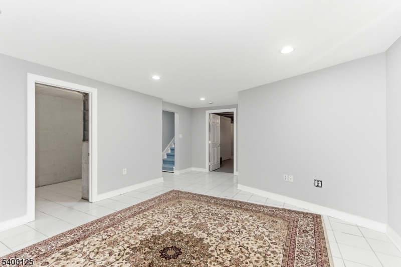 Mount Olive Twp., New Jersey, 07828, United States, 5 Bedrooms Bedrooms, ,3 BathroomsBathrooms,Residential,For Sale,2001791