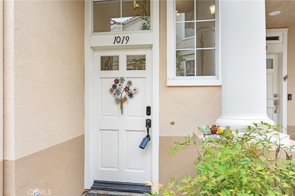 Anaheim, California, 92808, United States, 2 Bedrooms Bedrooms, ,2 BathroomsBathrooms,Residential,For Sale,1917583