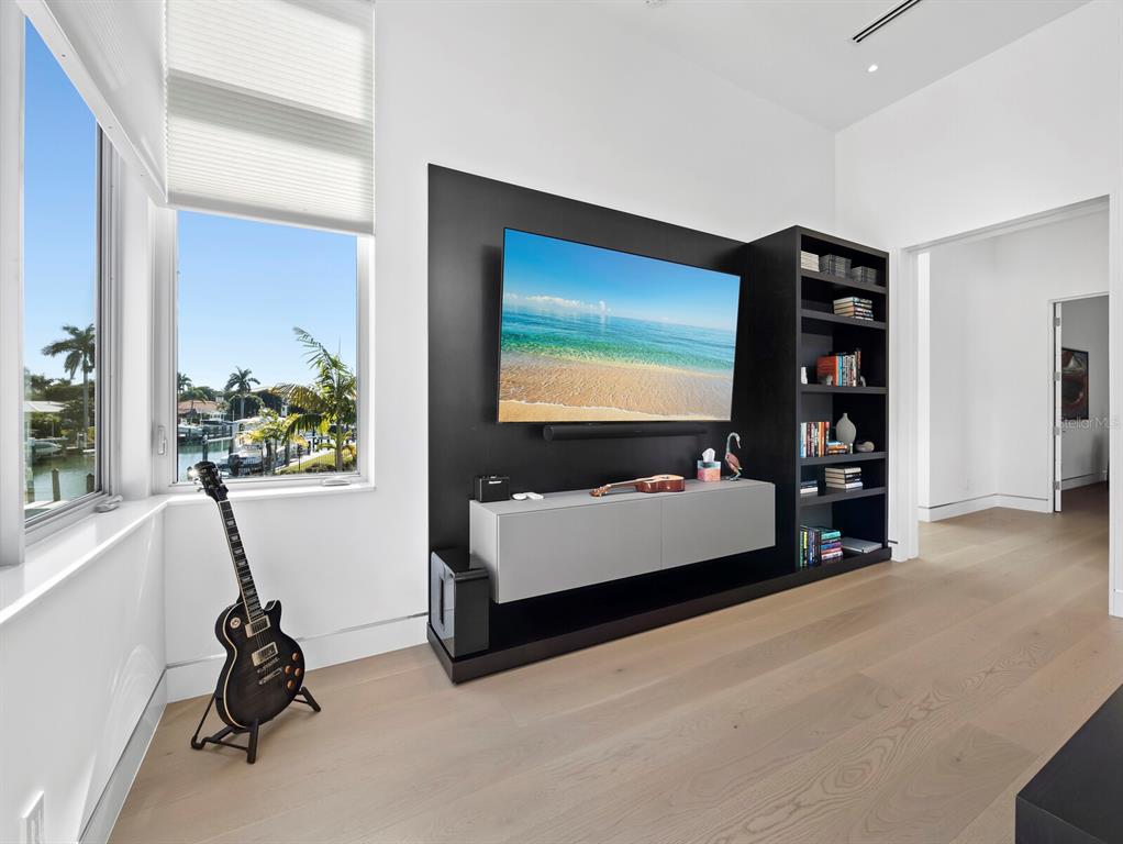 Sarasota, Florida, 34236, United States, 3 Bedrooms Bedrooms, ,5 BathroomsBathrooms,Residential,For Sale,2003430