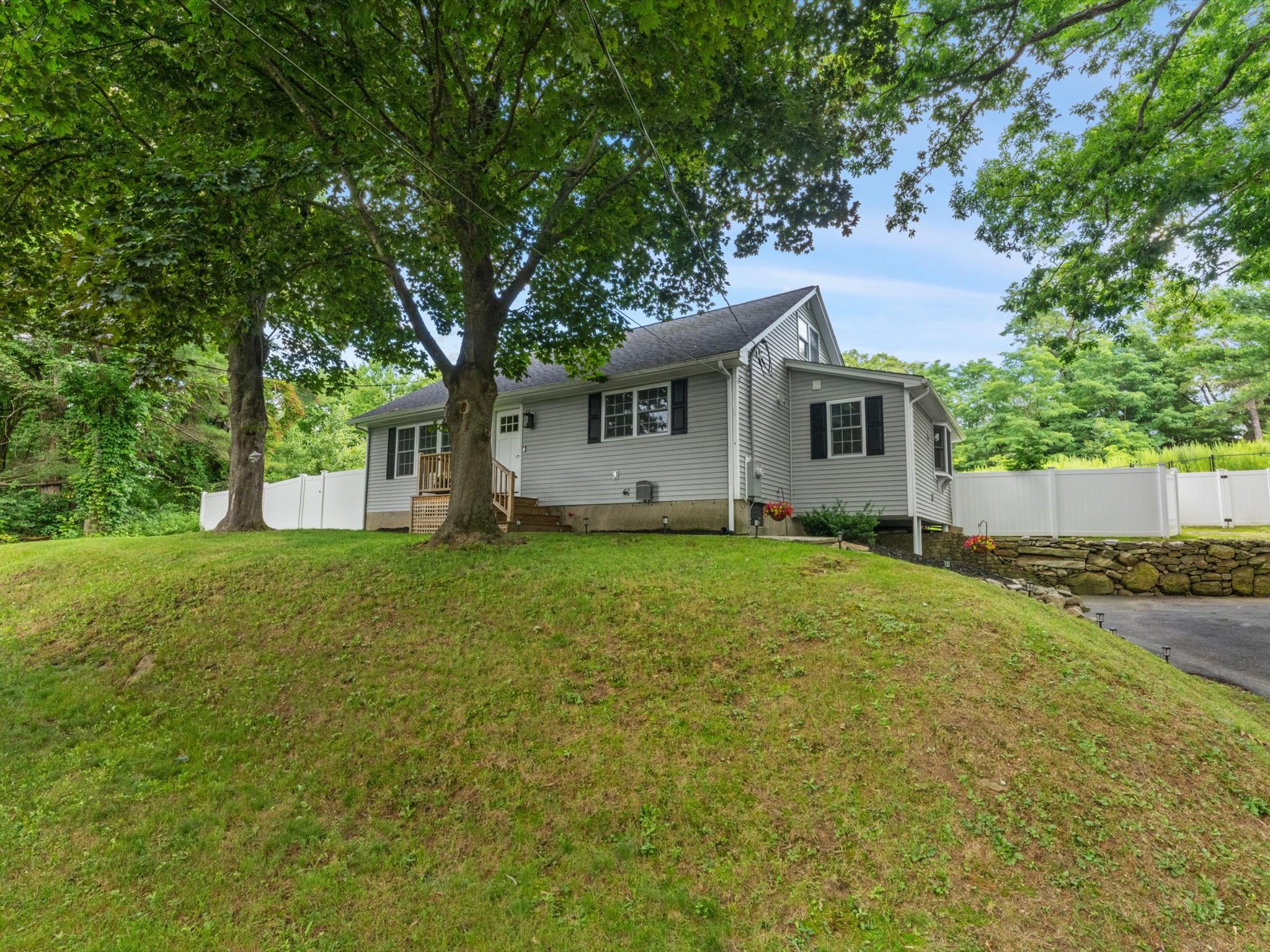  11 Mendon Road, Northbridge, MA 01534 - 物件實景
