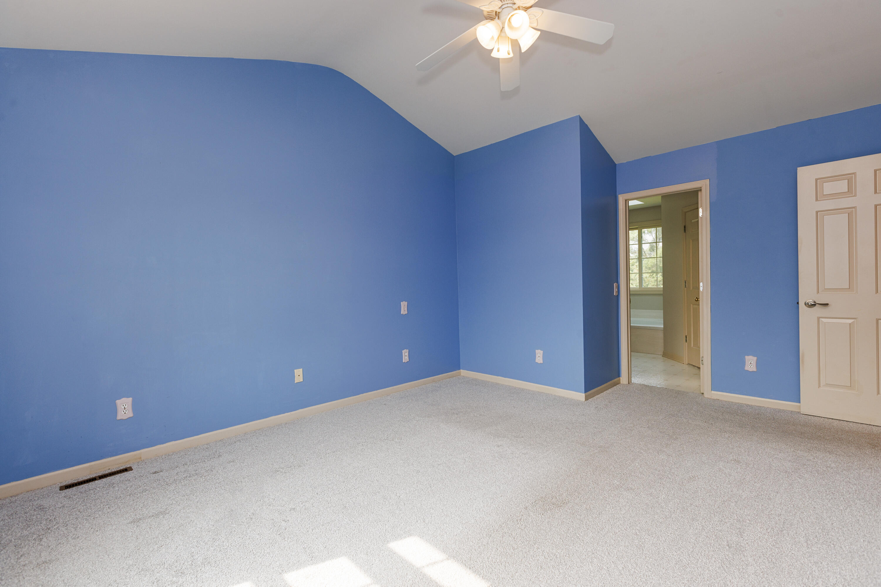 Franklin, Wisconsin, 53132, United States, 4 Bedrooms Bedrooms, ,4 BathroomsBathrooms,Residential,For Sale,1924268