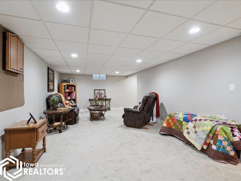 Burlington, Iowa, 52601, United States, 3 Bedrooms Bedrooms, ,3 BathroomsBathrooms,Residential,For Sale,1980074