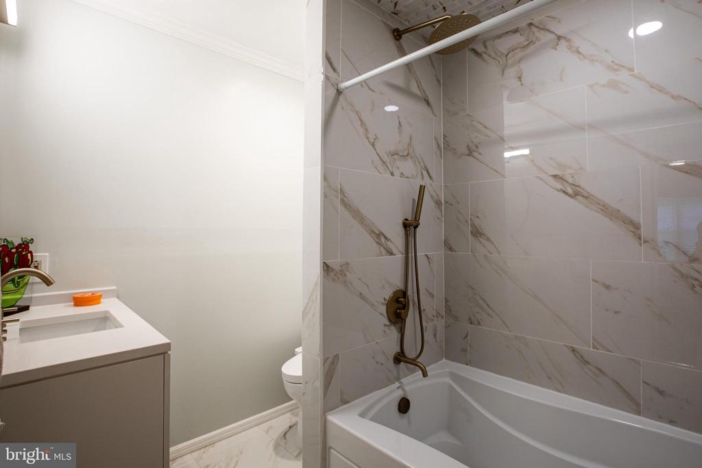 Hightstown, New Jersey, 08520, United States, 5 Bedrooms Bedrooms, ,4 BathroomsBathrooms,Residential,For Sale,1928581