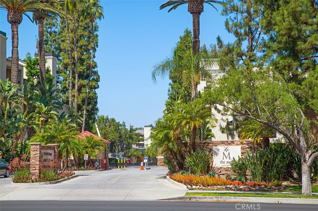 Woodland Hills, California, 91367, United States, 2 Bedrooms Bedrooms, ,2 BathroomsBathrooms,Residential,For Sale,1966516