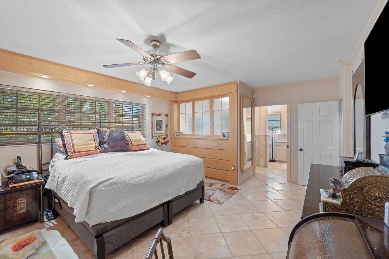 Miami Beach, Florida, 33141, United States, 4 Bedrooms Bedrooms, ,3 BathroomsBathrooms,Residential,For Sale,1711851