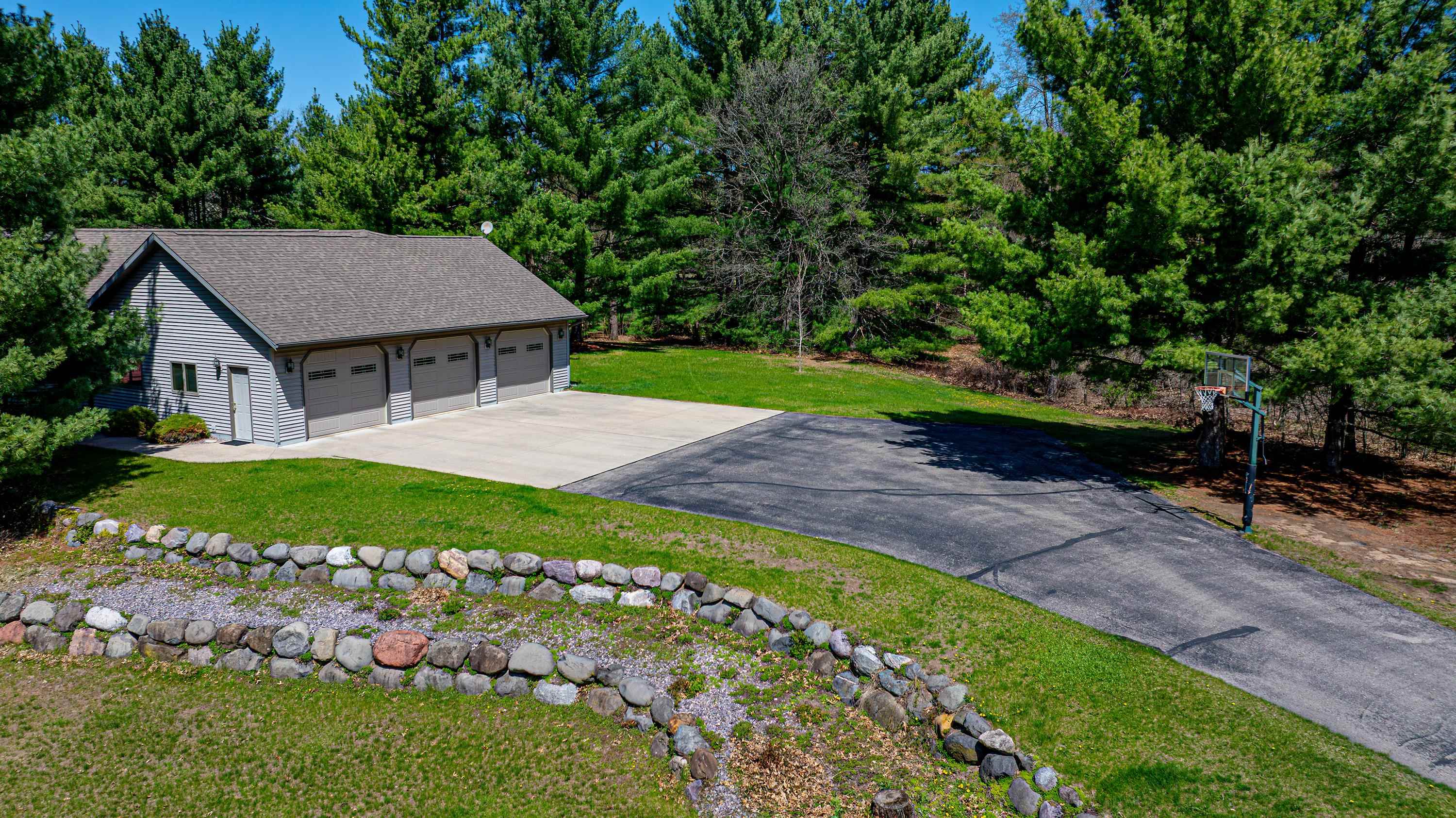 Spring Green, Wisconsin, 53588, United States, 4 Bedrooms Bedrooms, ,4 BathroomsBathrooms,Residential,For Sale,2040175