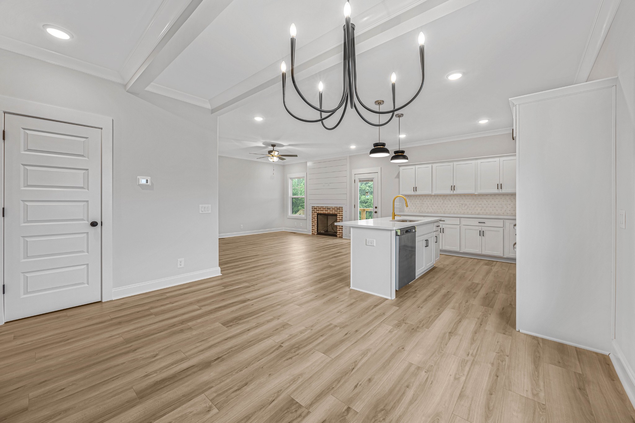 Clarksville, Tennessee, 37040, United States, 4 Bedrooms Bedrooms, ,3 BathroomsBathrooms,Residential,For Sale,1909364