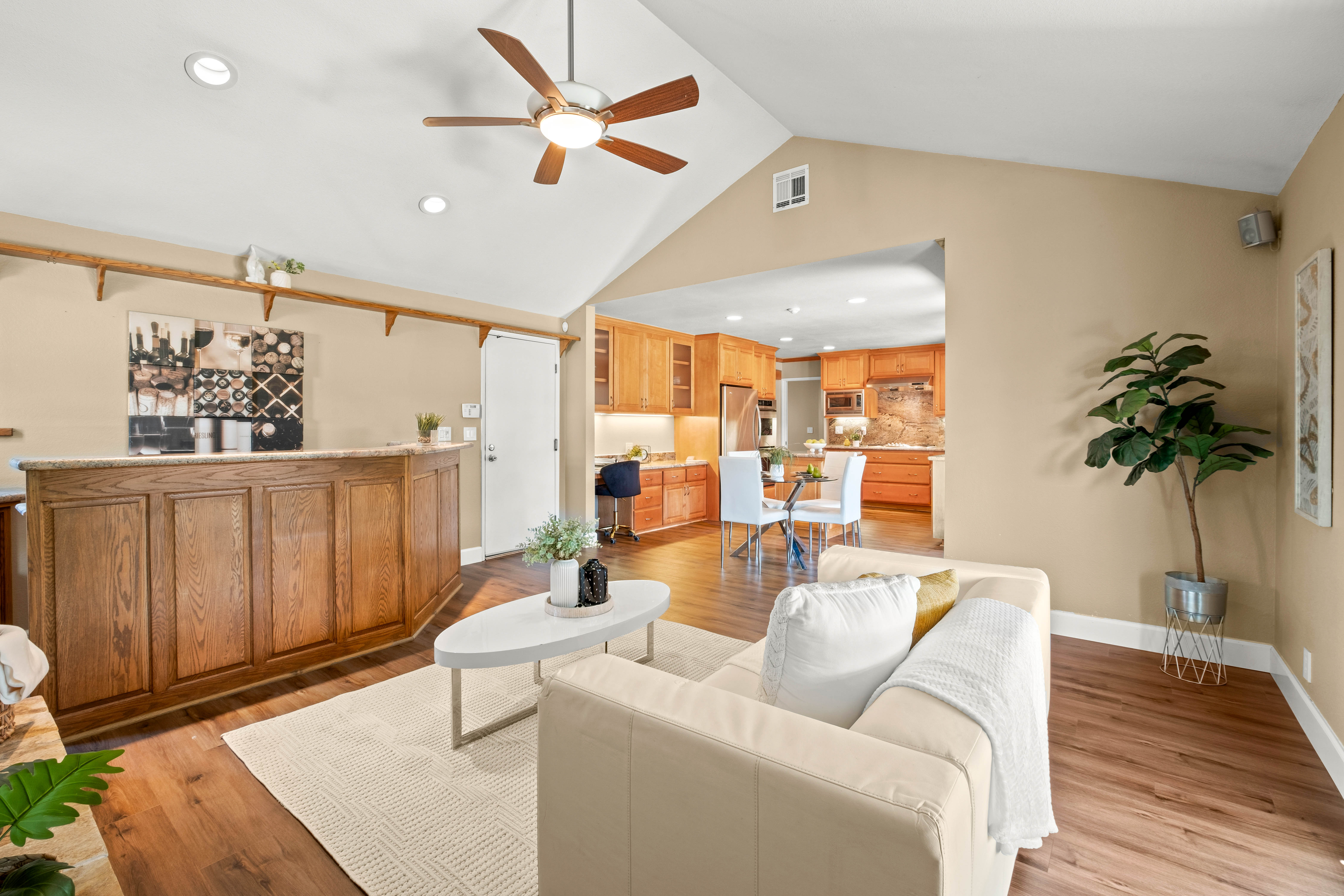  Beautifully Updated Pleasanton Single-Story with Custom Finishes - 物件實景