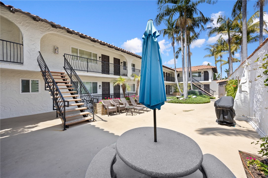 Laguna Beach, California, 92651, United States, 2 Bedrooms Bedrooms, ,3 BathroomsBathrooms,Residential,For Sale,1805517