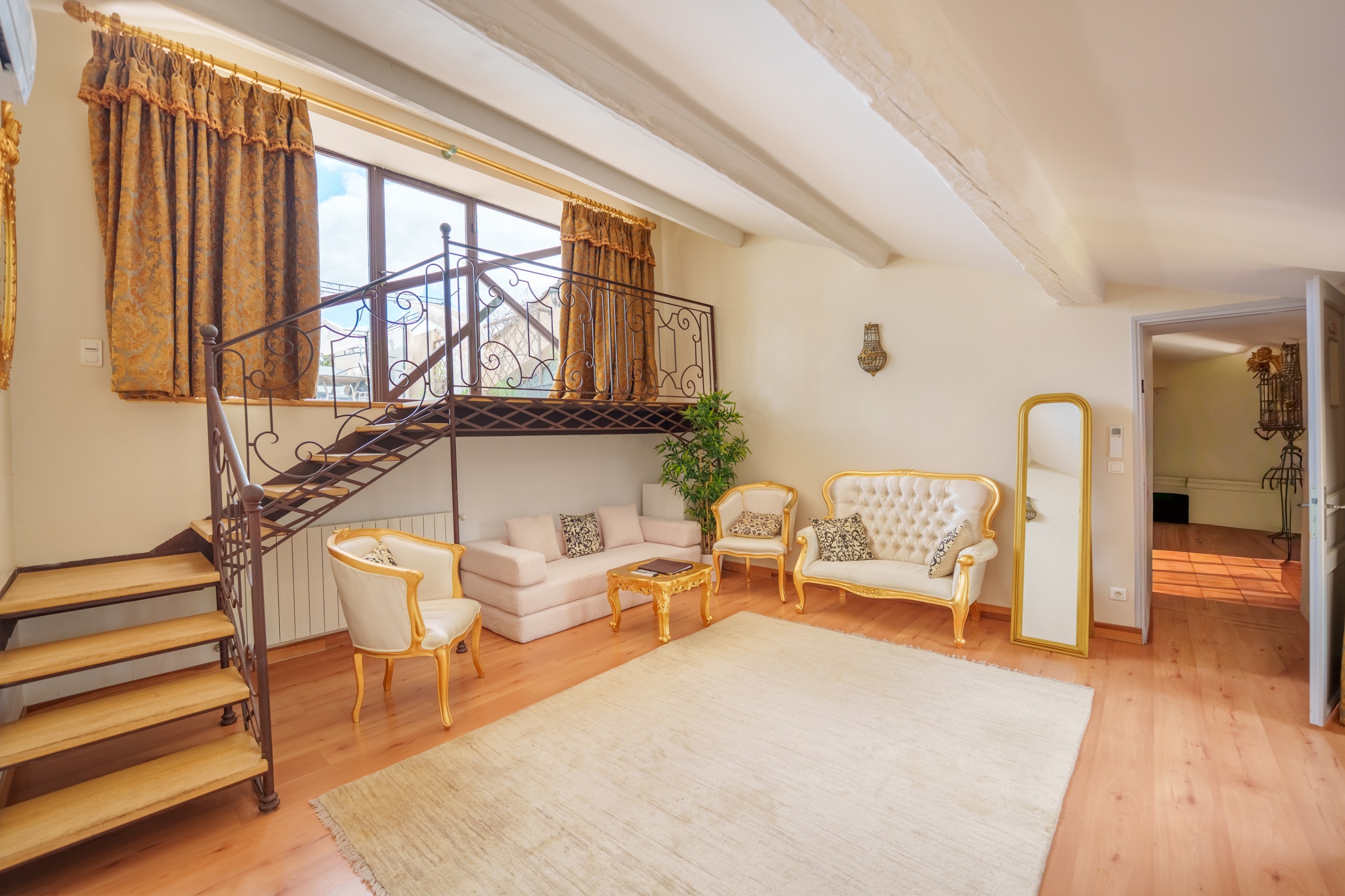  Wine Estate, Luxury Hospitality Business & Historic Château - 物件實景
