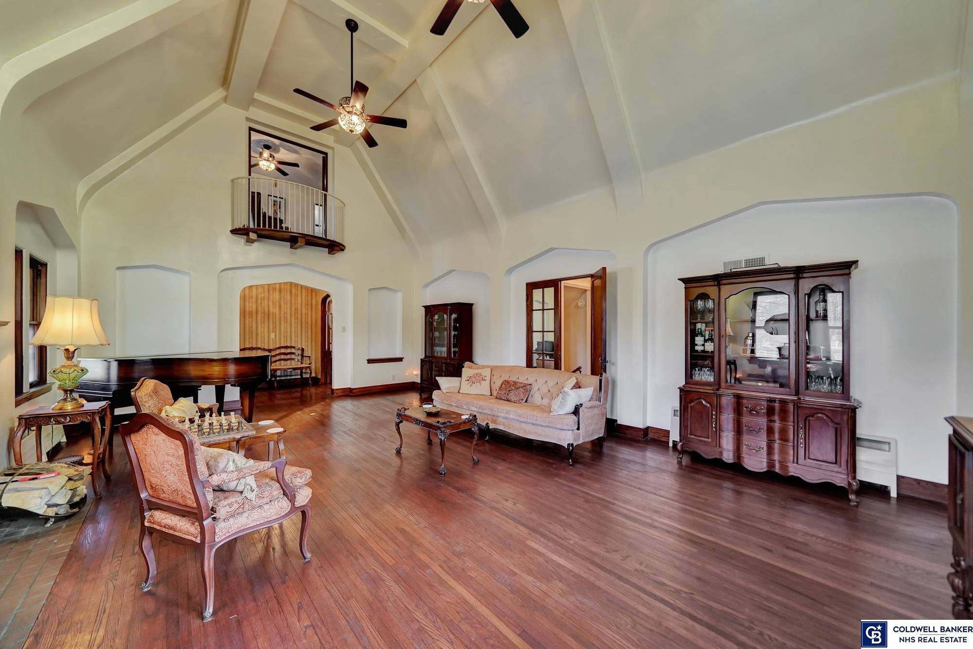 Lincoln, Nebraska, 68510, United States, 6 Bedrooms Bedrooms, ,2 BathroomsBathrooms,Residential,For Sale,1796246