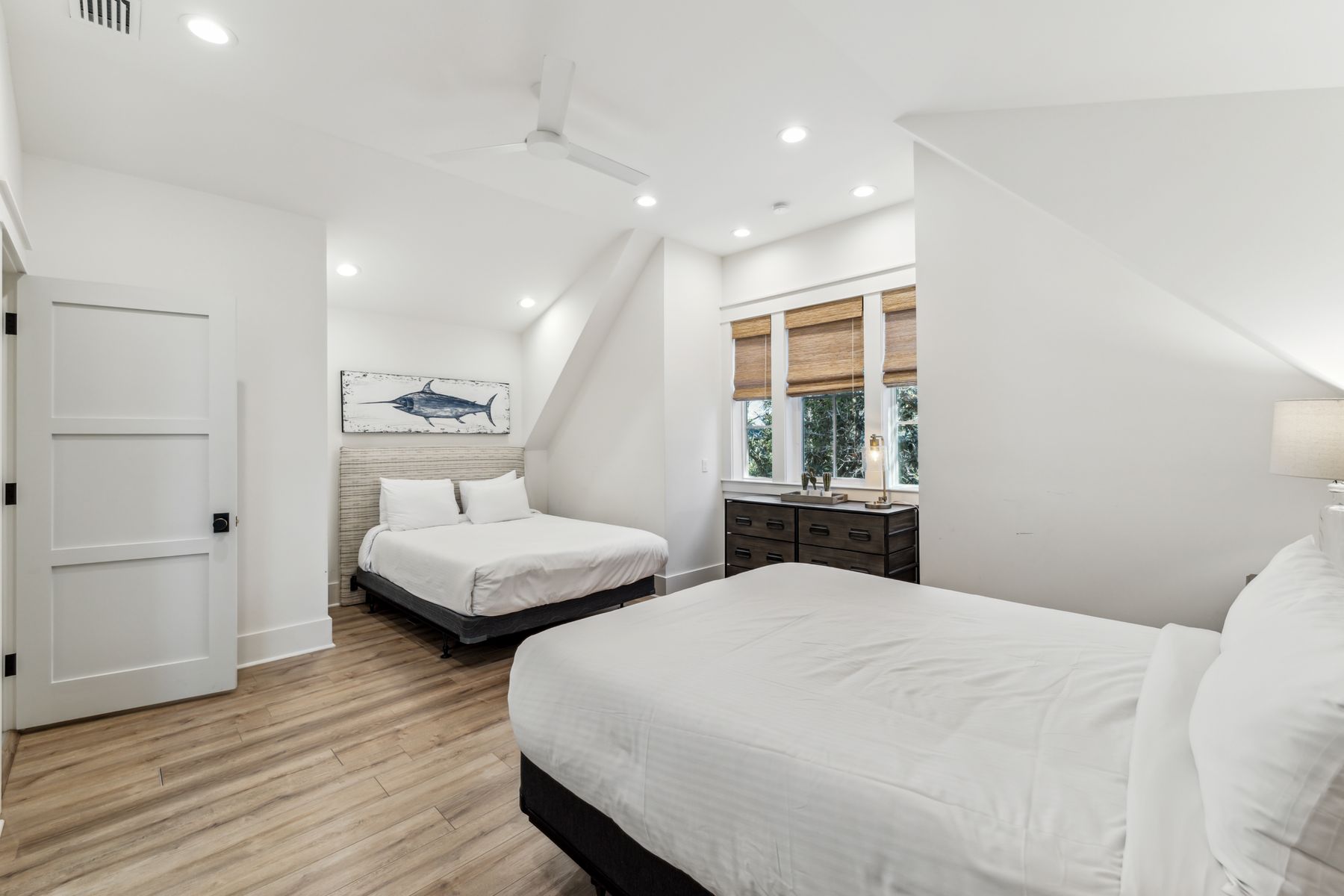  Turnkey Coastal Cottage With Bunks And Gaming Arcade - 物件實景
