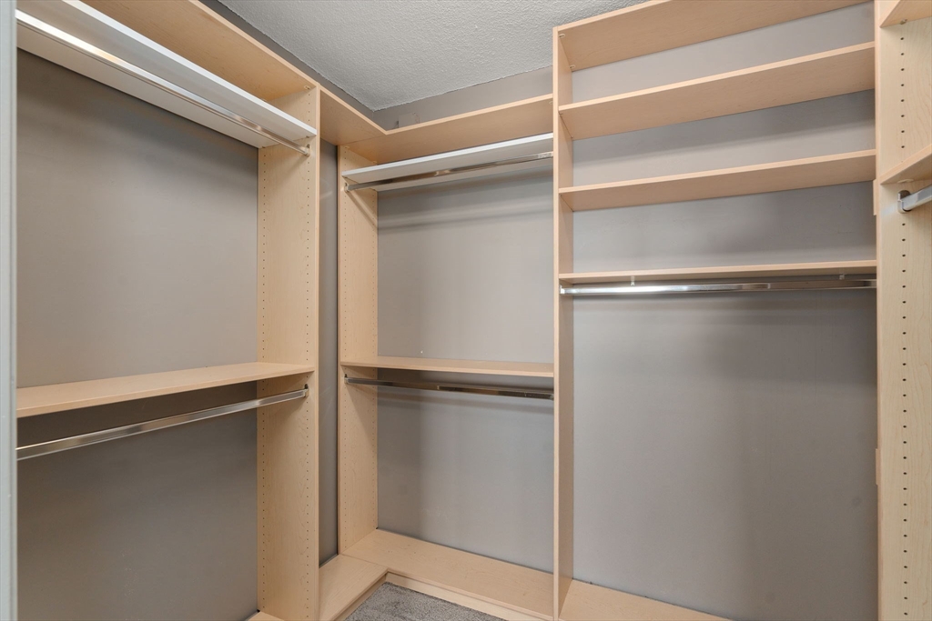 Newton, Massachusetts, 02467, United States, 1 Bedroom Bedrooms, ,2 BathroomsBathrooms,Residential,For Sale,1954764