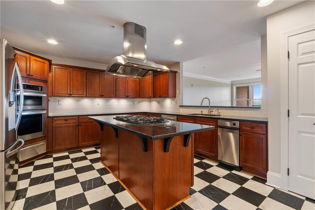 Roswell, Georgia, 30075, United States, 2 Bedrooms Bedrooms, ,3 BathroomsBathrooms,Residential,For Sale,1928798