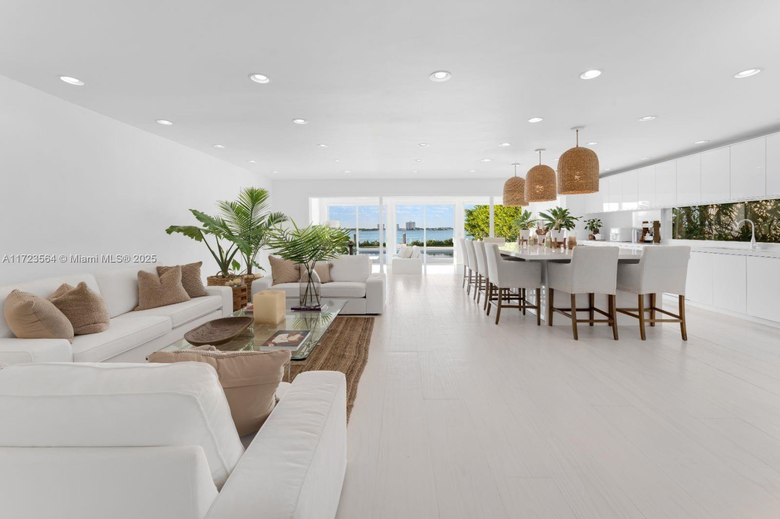 Miami Beach, Florida, 33141, United States, 4 Bedrooms Bedrooms, ,4 BathroomsBathrooms,Residential,For Sale,1688608