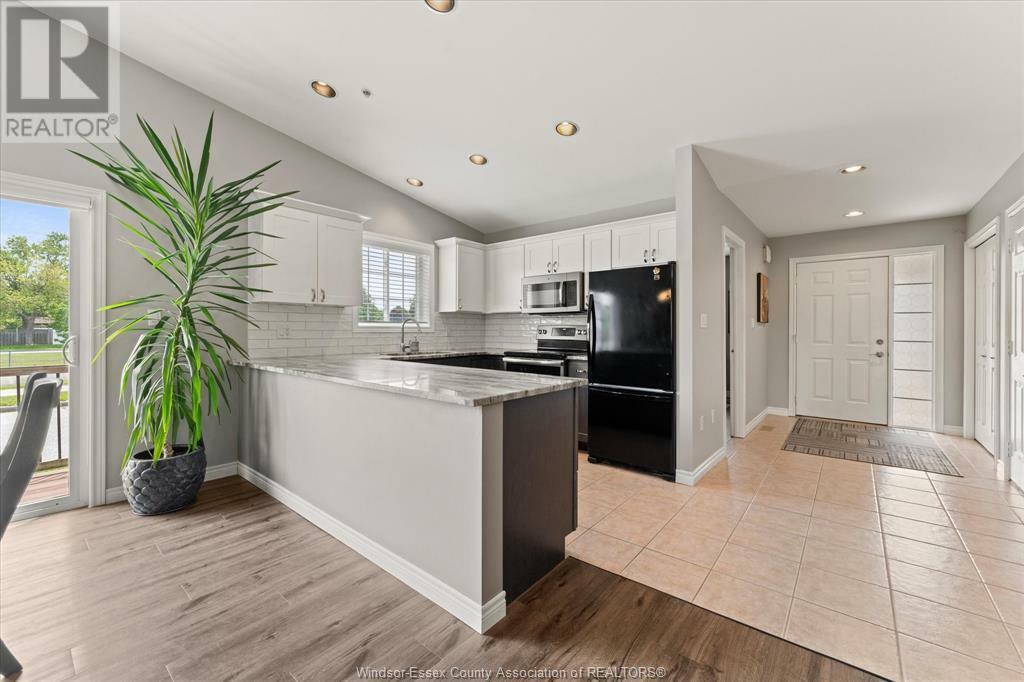 WINDSOR, Ontario, N9E 4X7, CA, 2 Bedrooms Bedrooms, ,1 BathroomBathrooms,Residential,For Sale,1857964